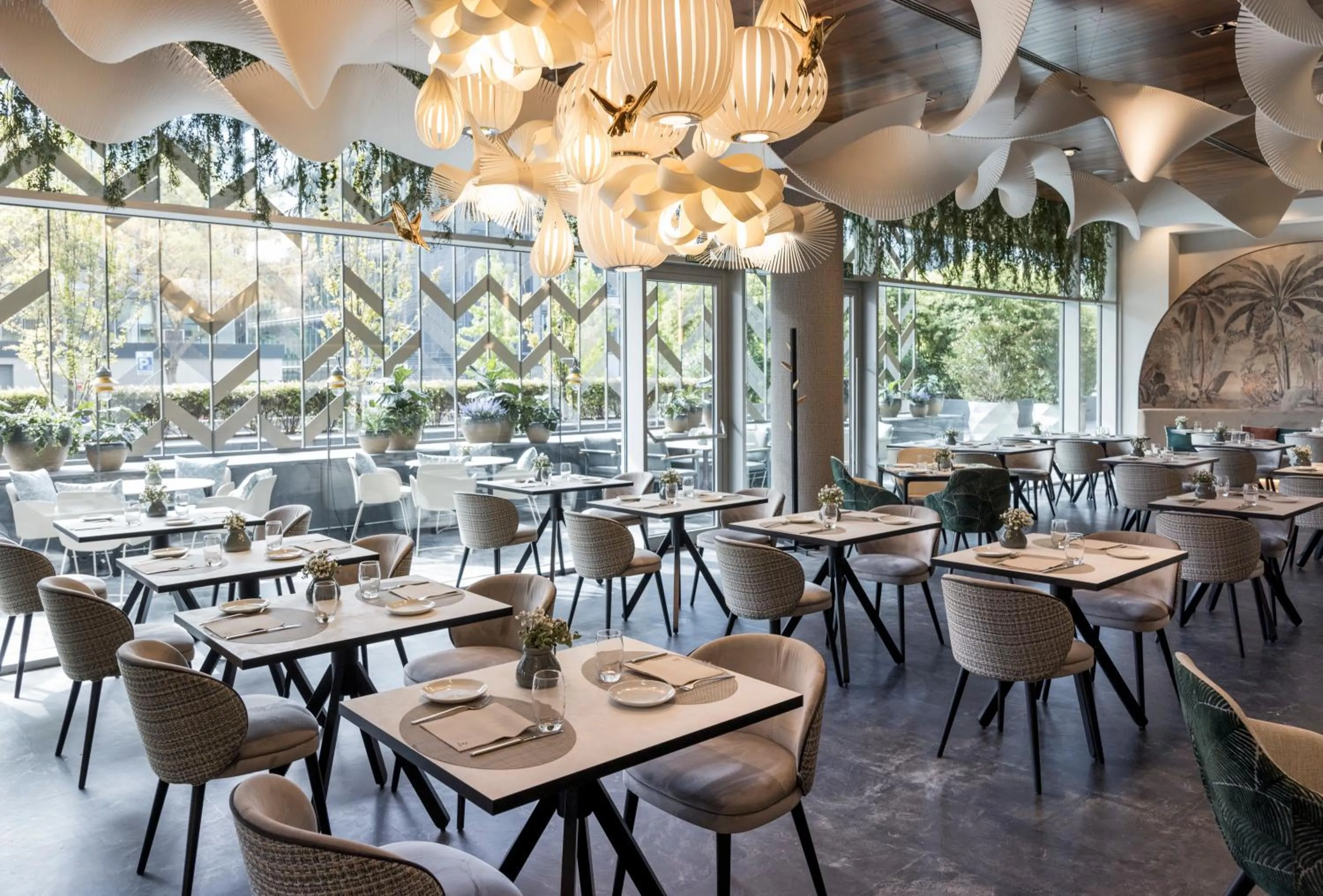 Restaurant/places to eat in Ilunion Atrium