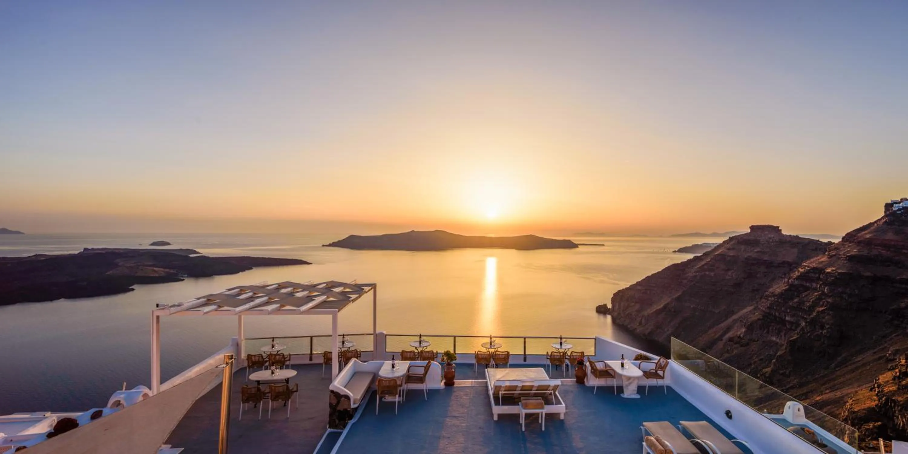 Vallas Apartments & Villas