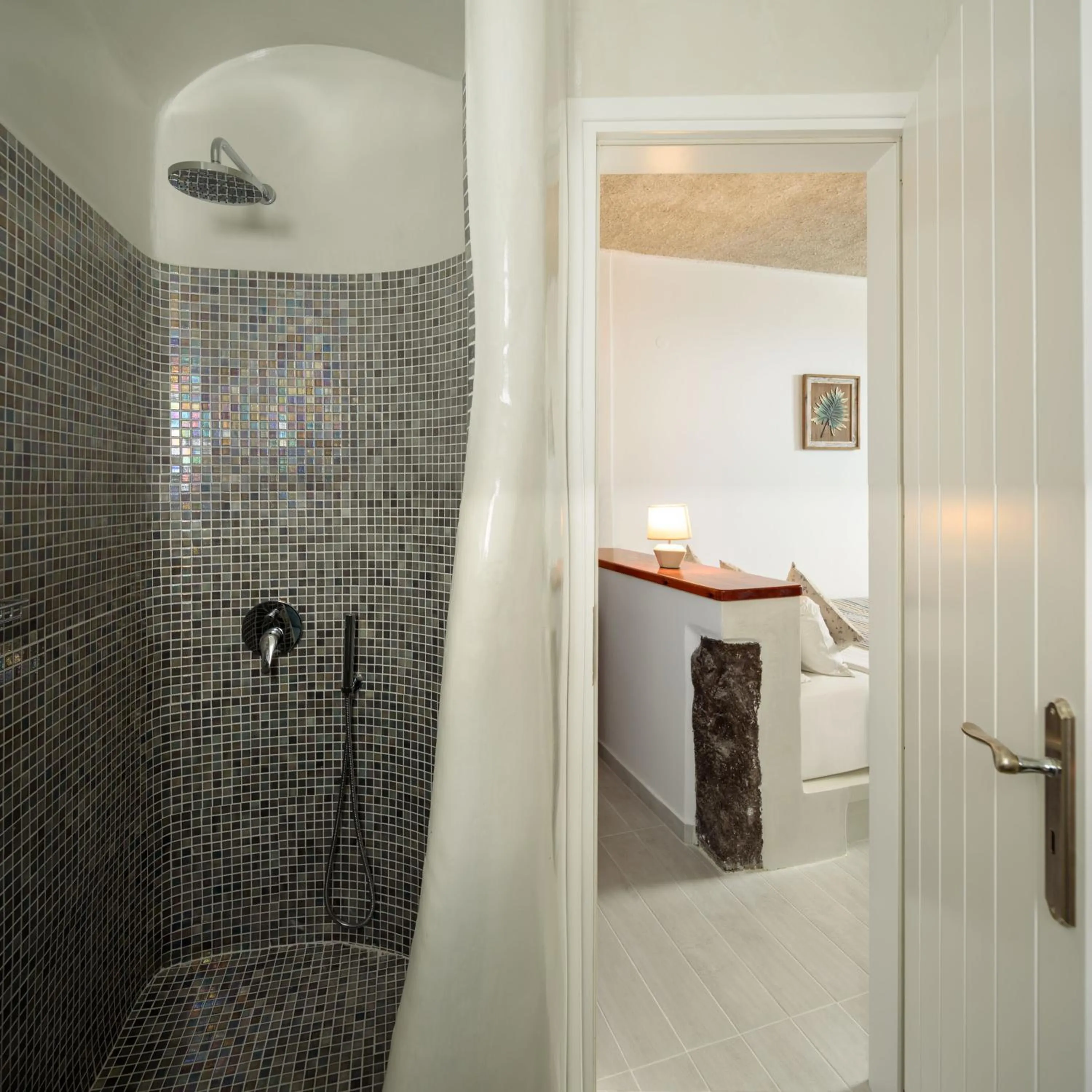 Shower in Vallas Apartments & Villas