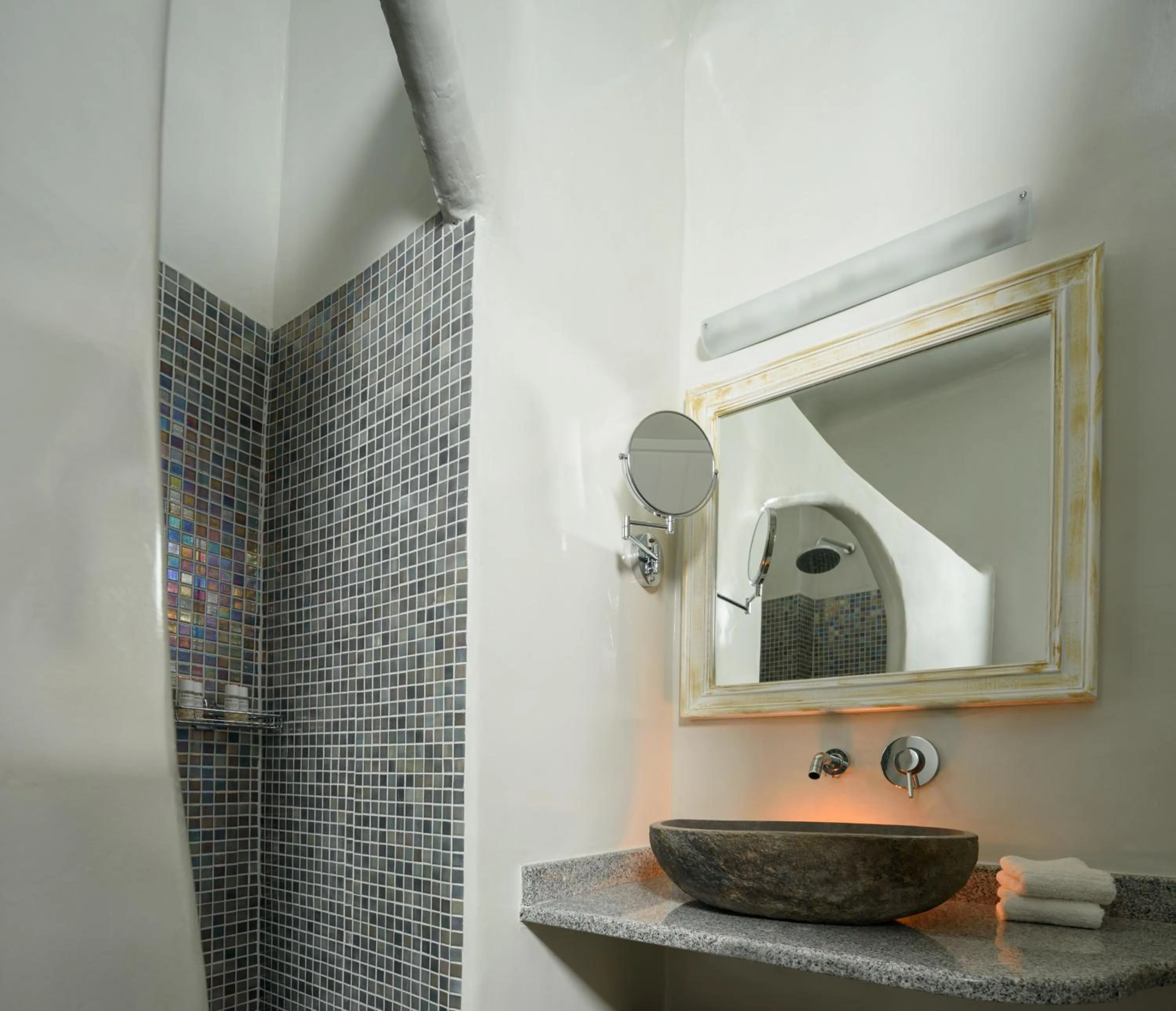 Bathroom in Vallas Apartments & Villas