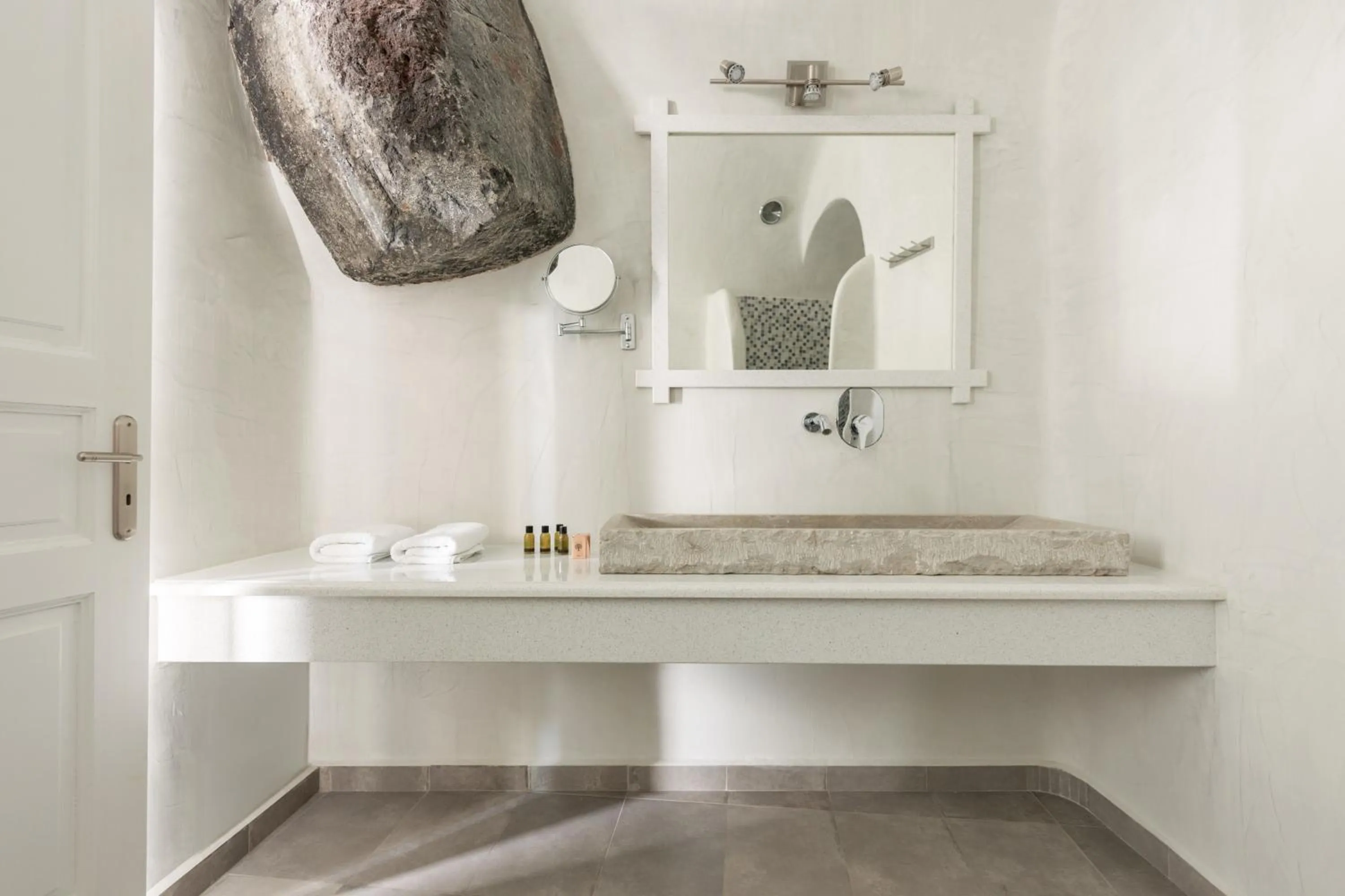 Bathroom in Vallas Apartments & Villas