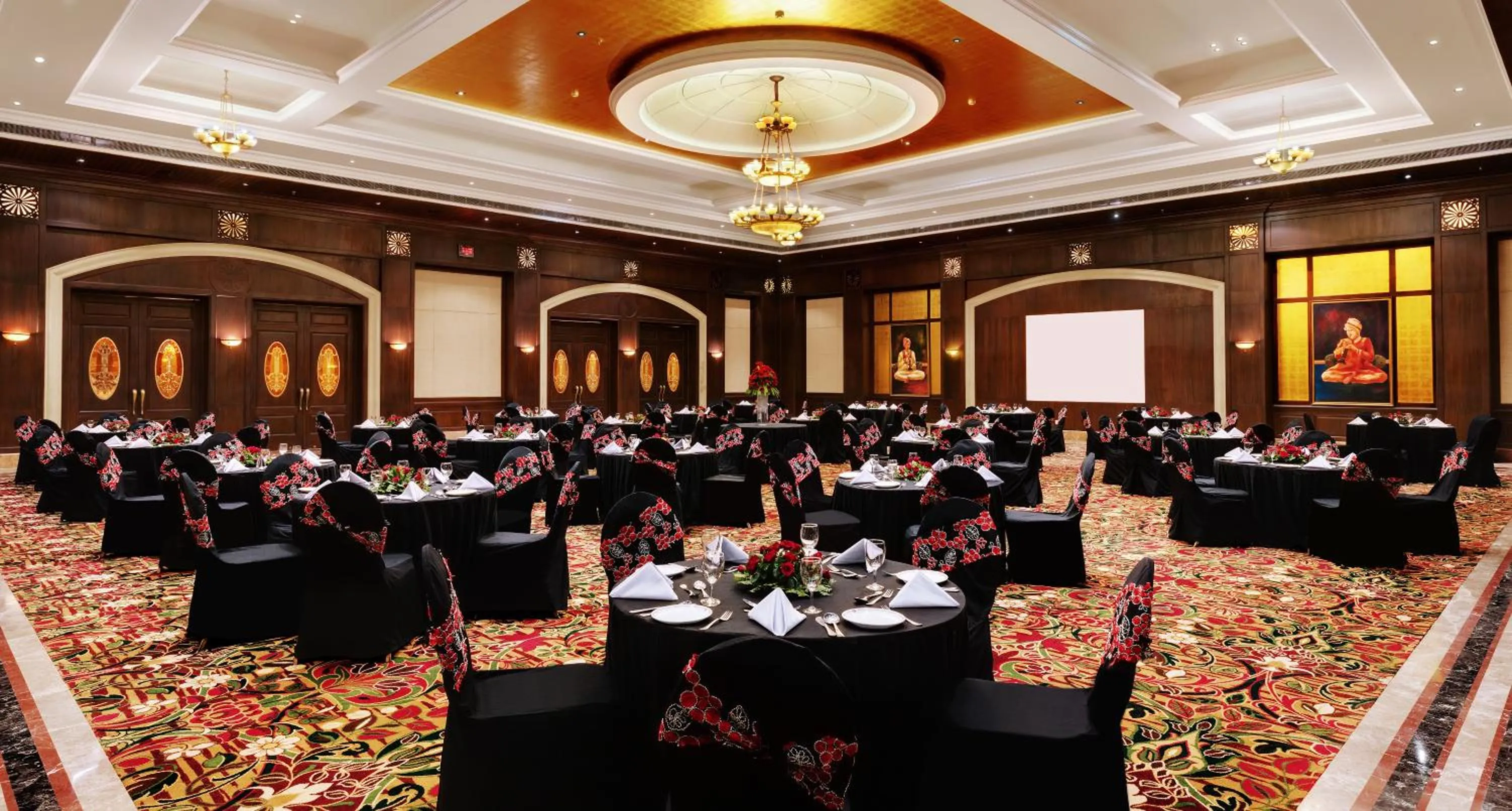 Meeting/conference room in Ramada Plaza by Wyndham JHV Varanasi