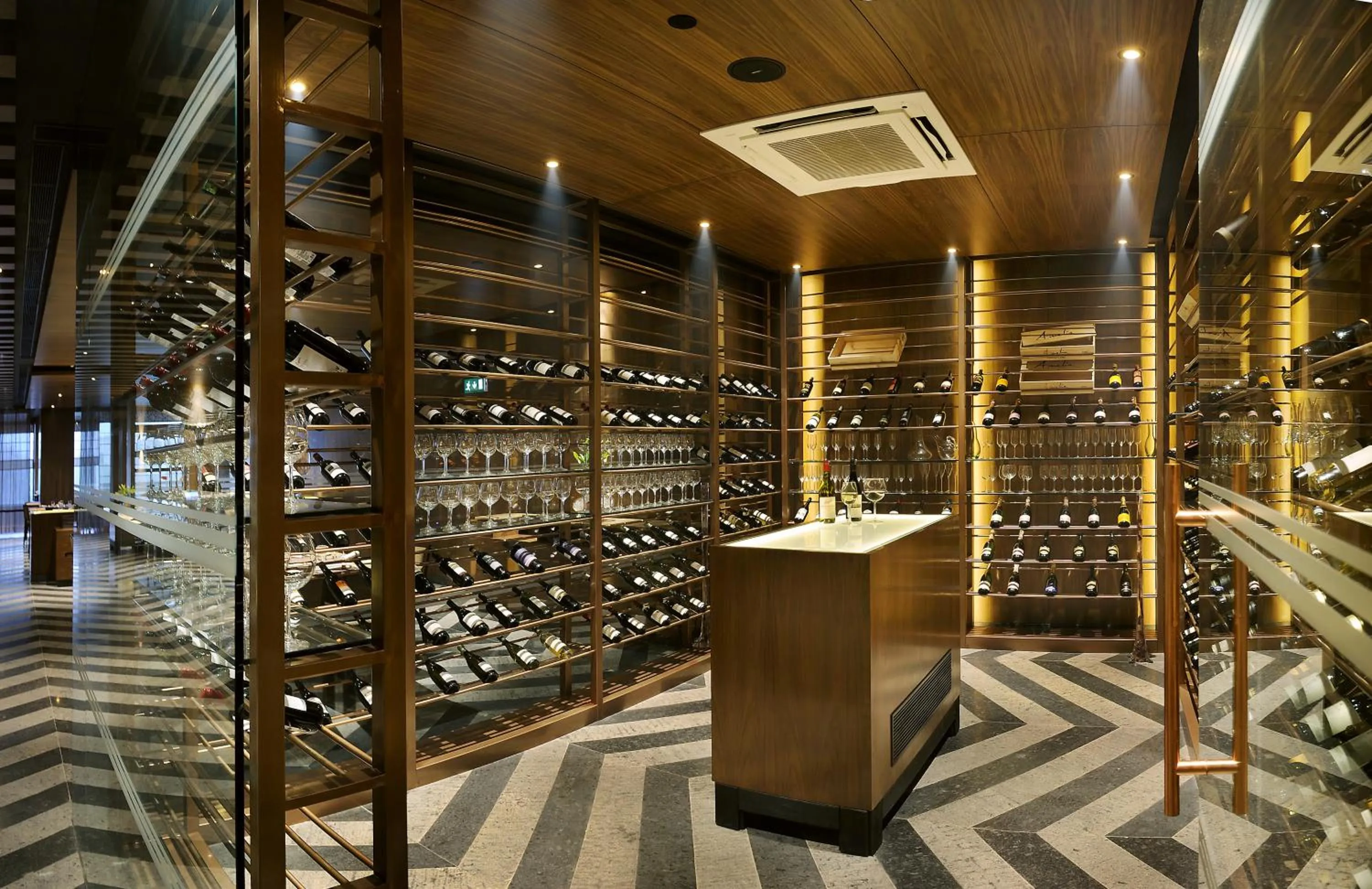 Lounge or bar in The LaLiT New Delhi