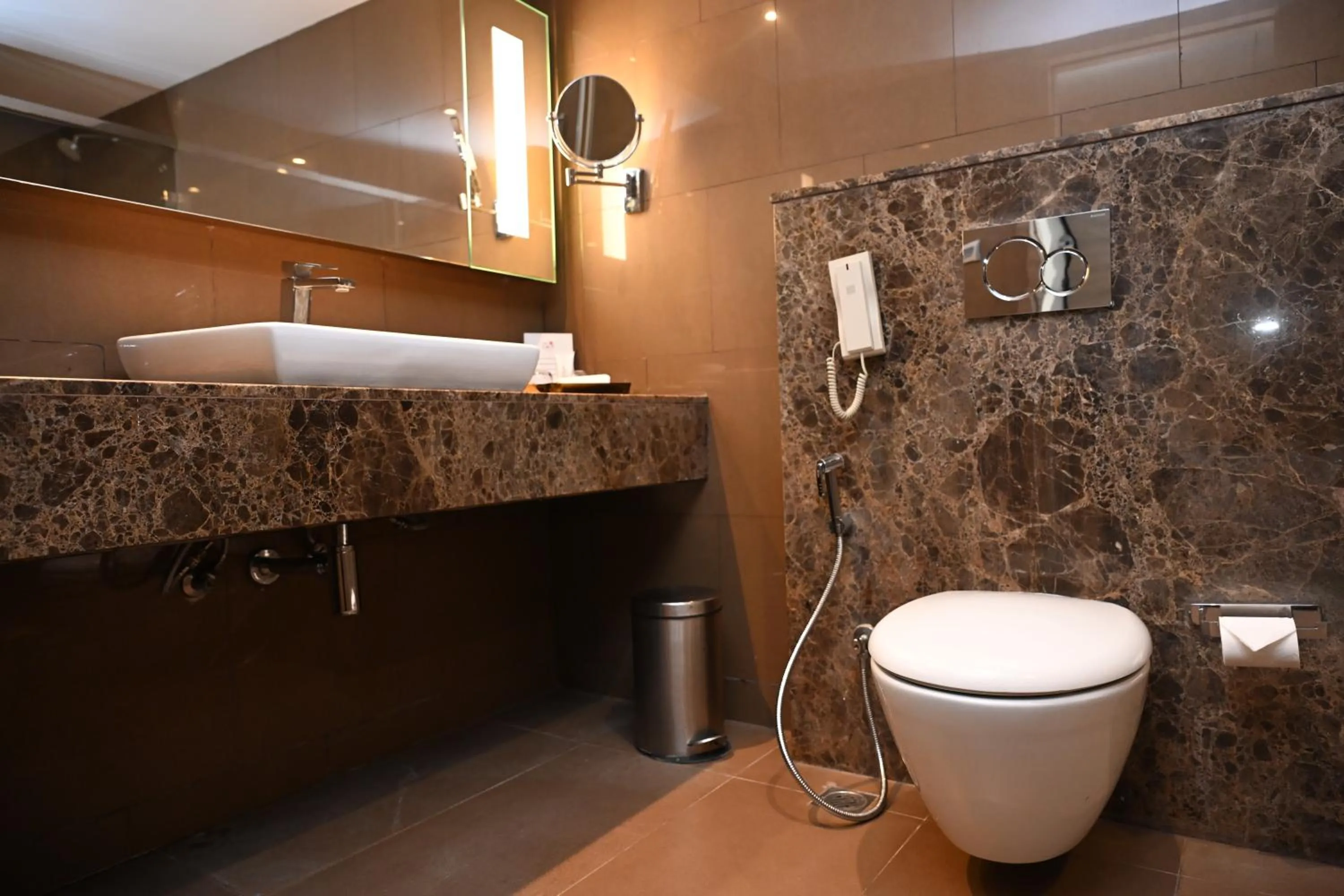 Shower in The LaLiT New Delhi