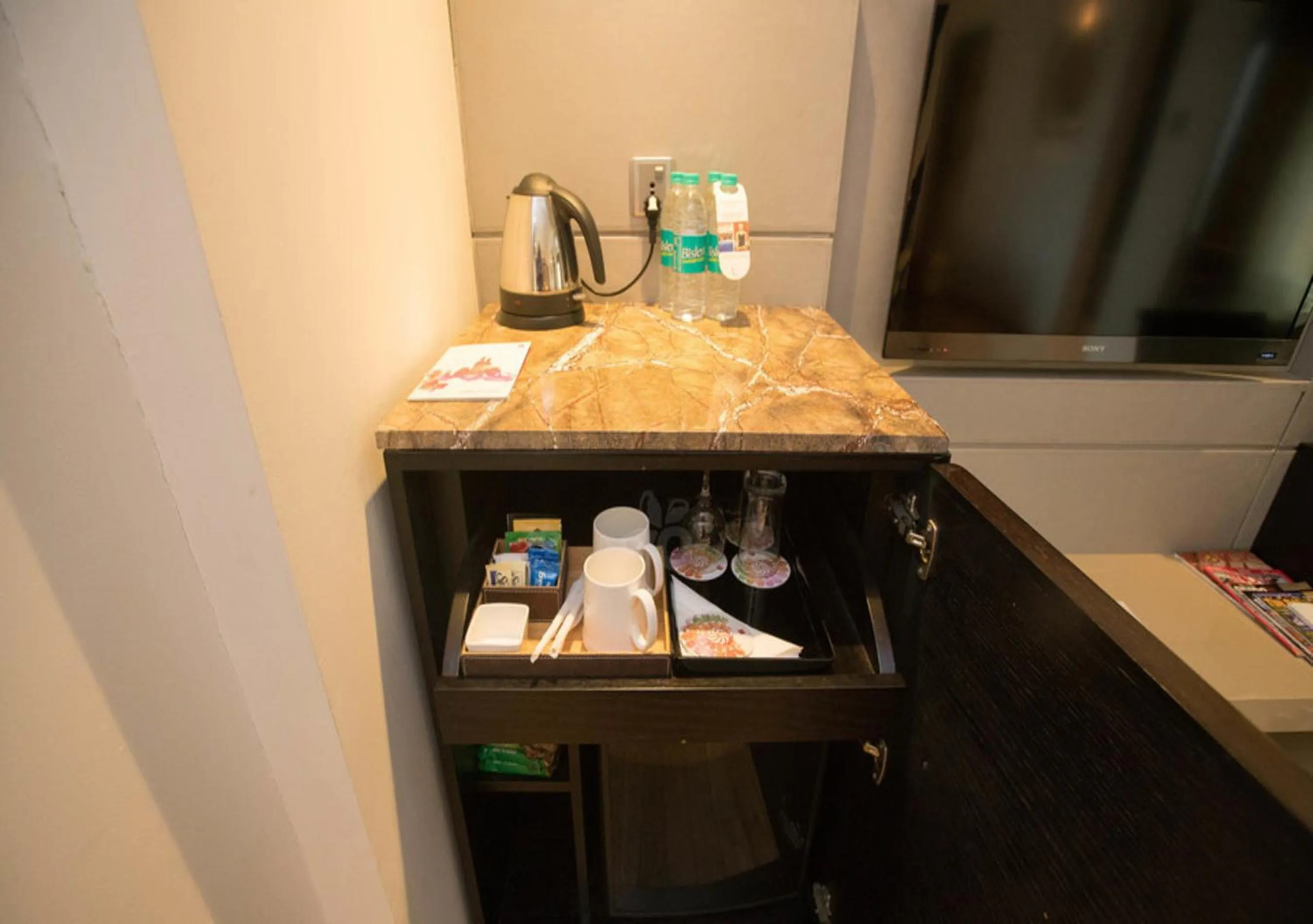 Food and drinks in The LaLiT New Delhi