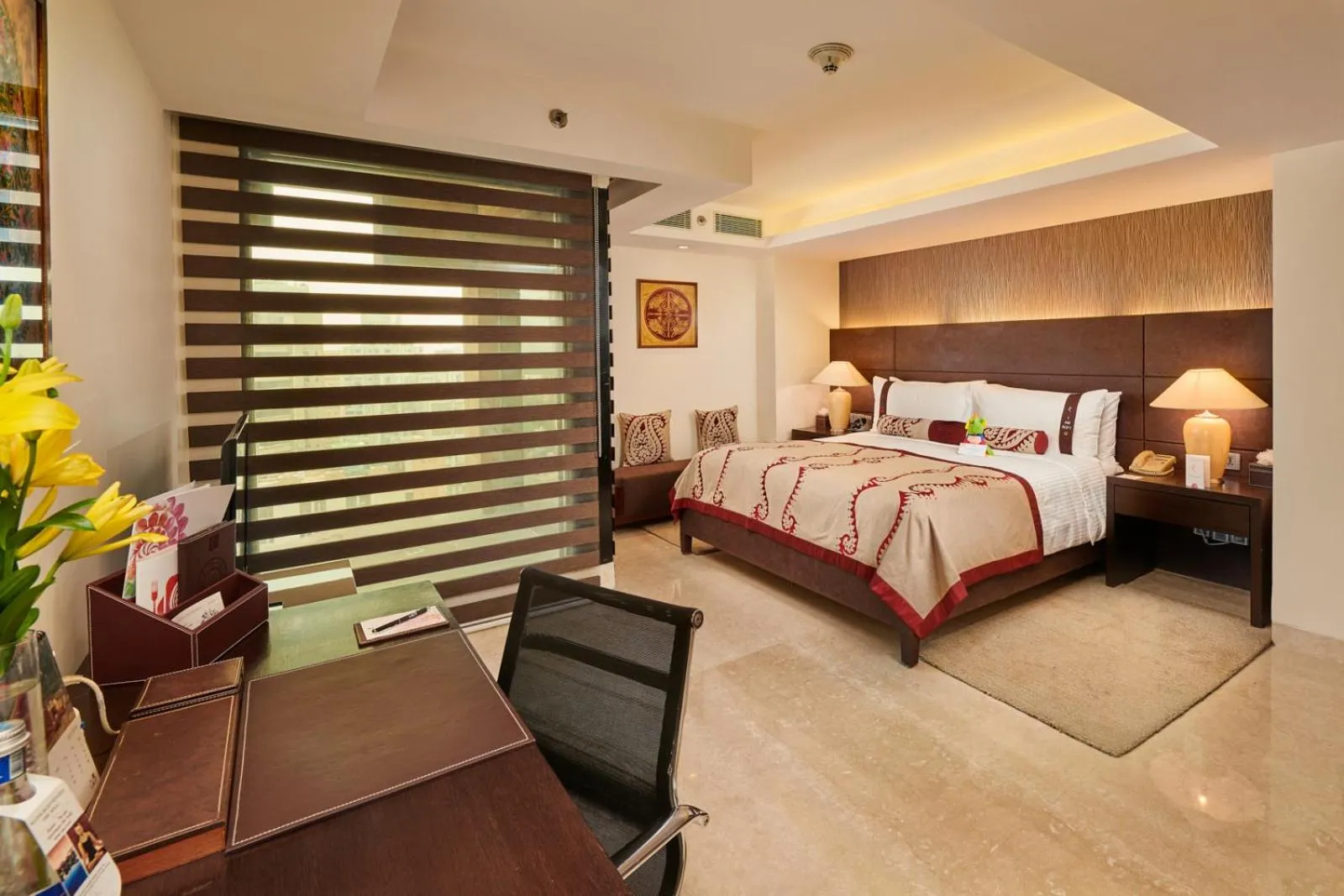 Bedroom, Bed in The LaLiT New Delhi