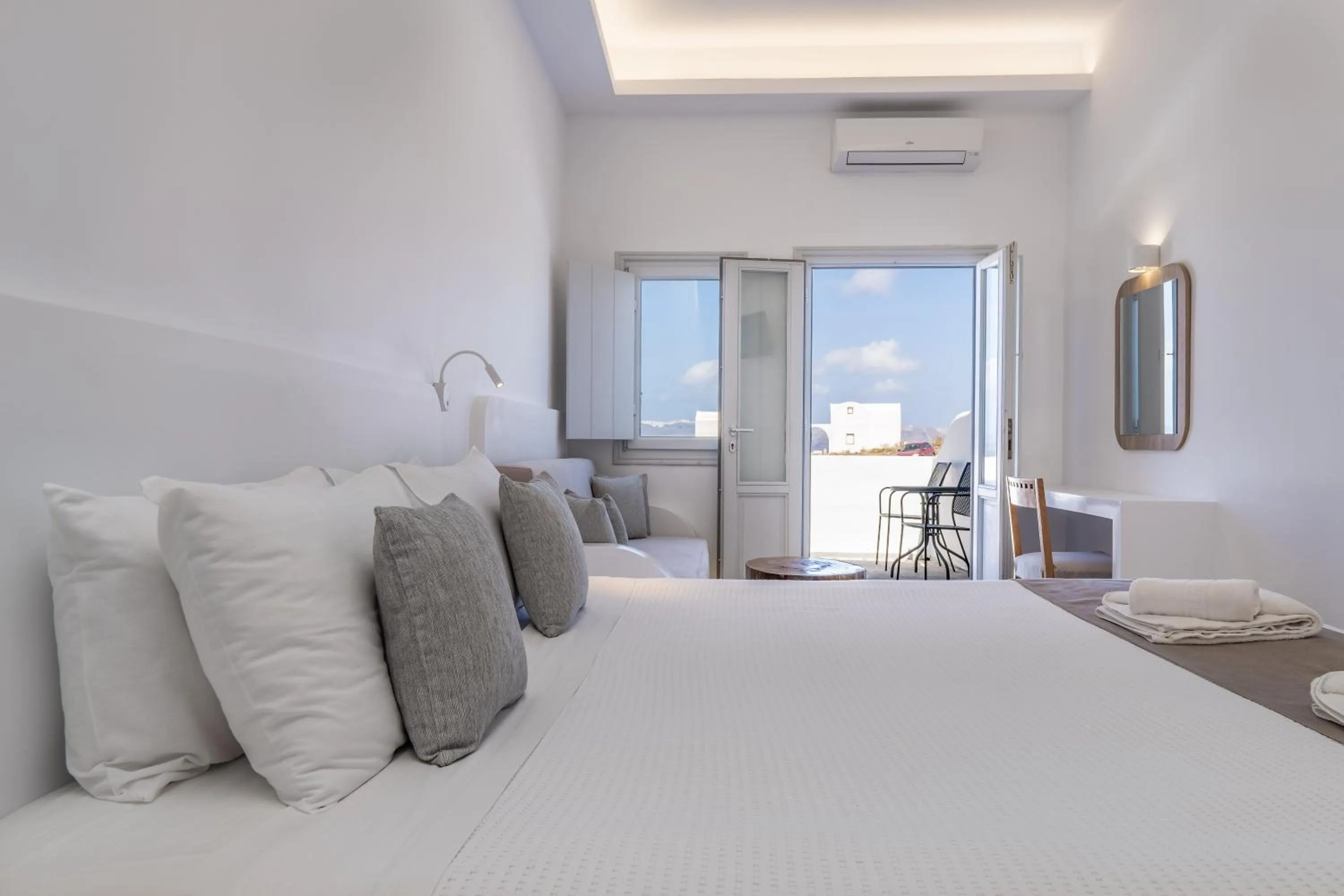 Bed in Serenità Luxury Suites