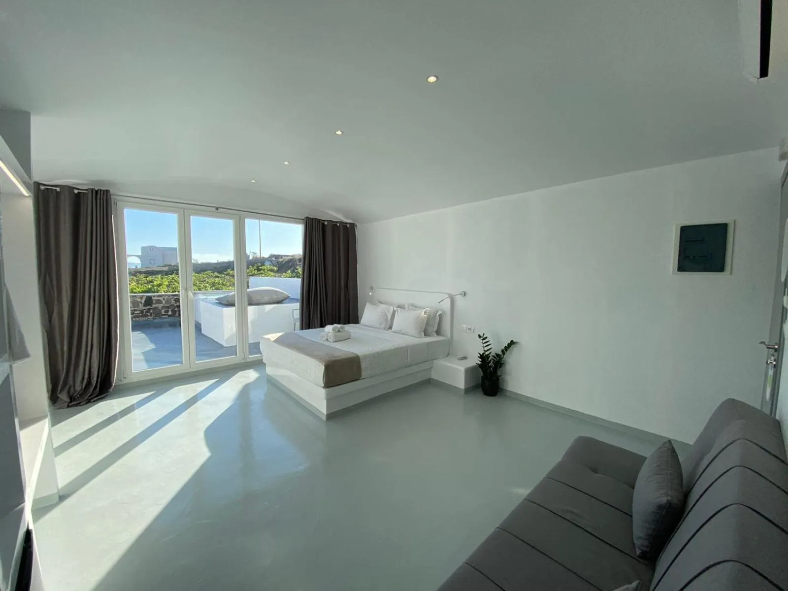 Bed in Serenità Luxury Suites