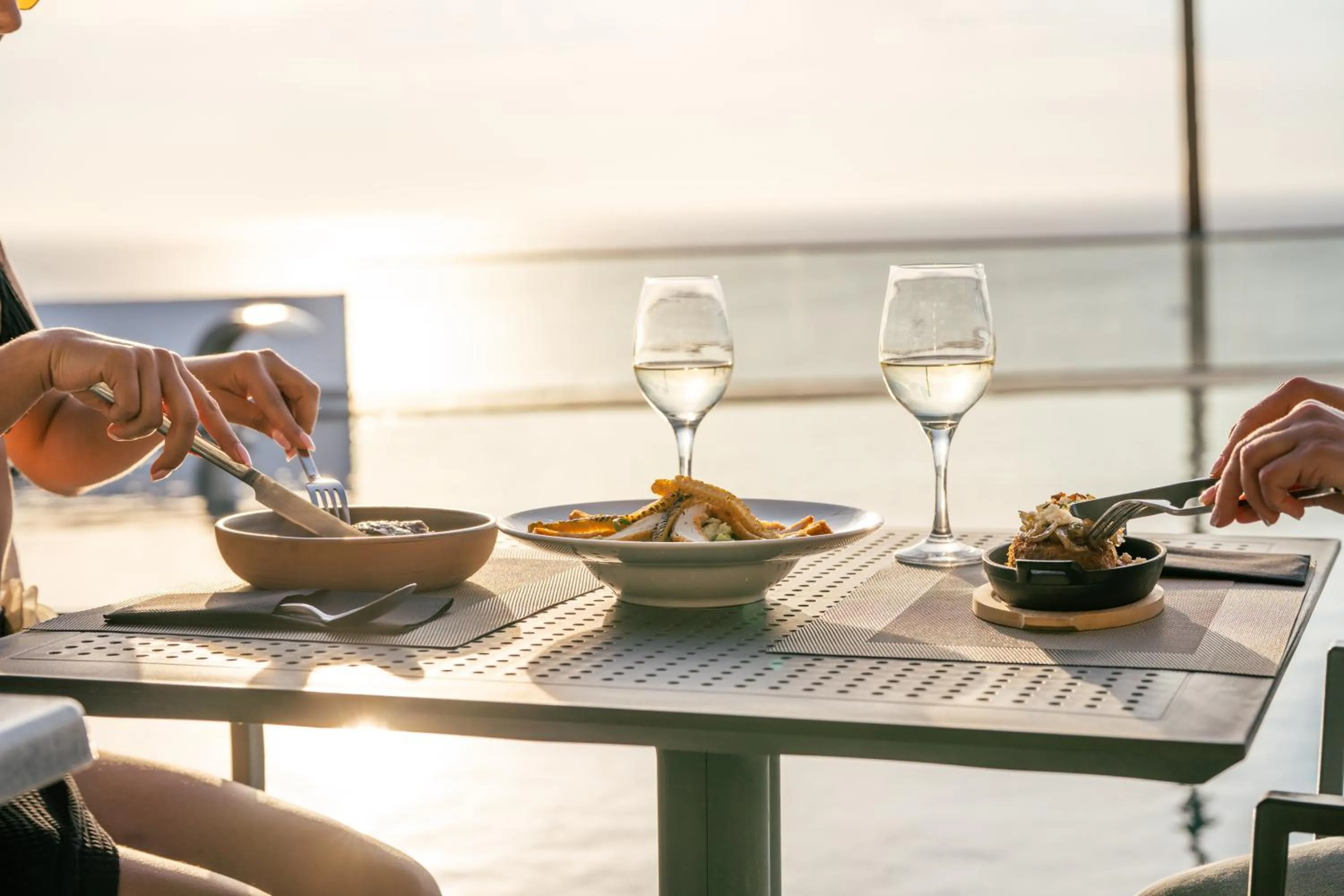 Restaurant/places to eat in Serenità Luxury Suites