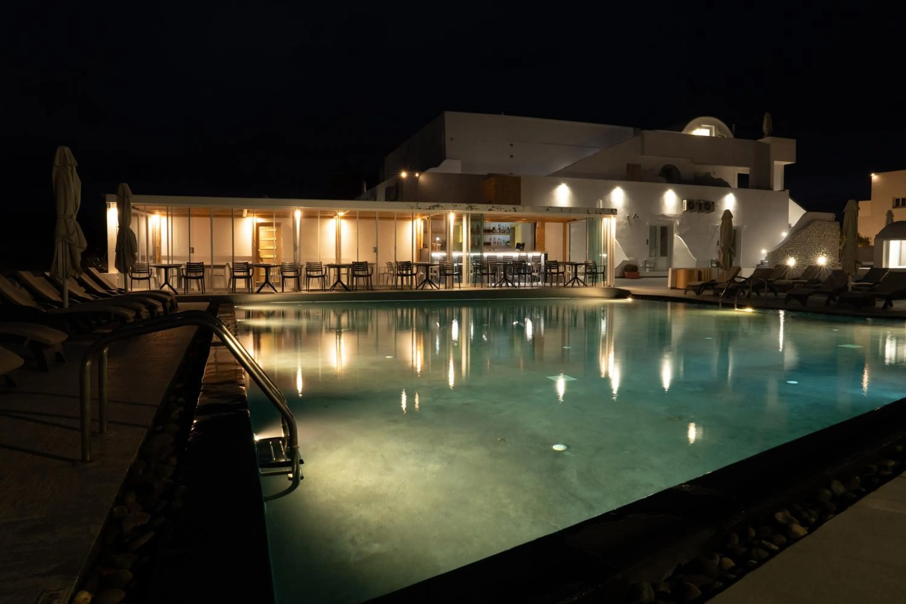 Restaurant/places to eat in Serenità Luxury Suites