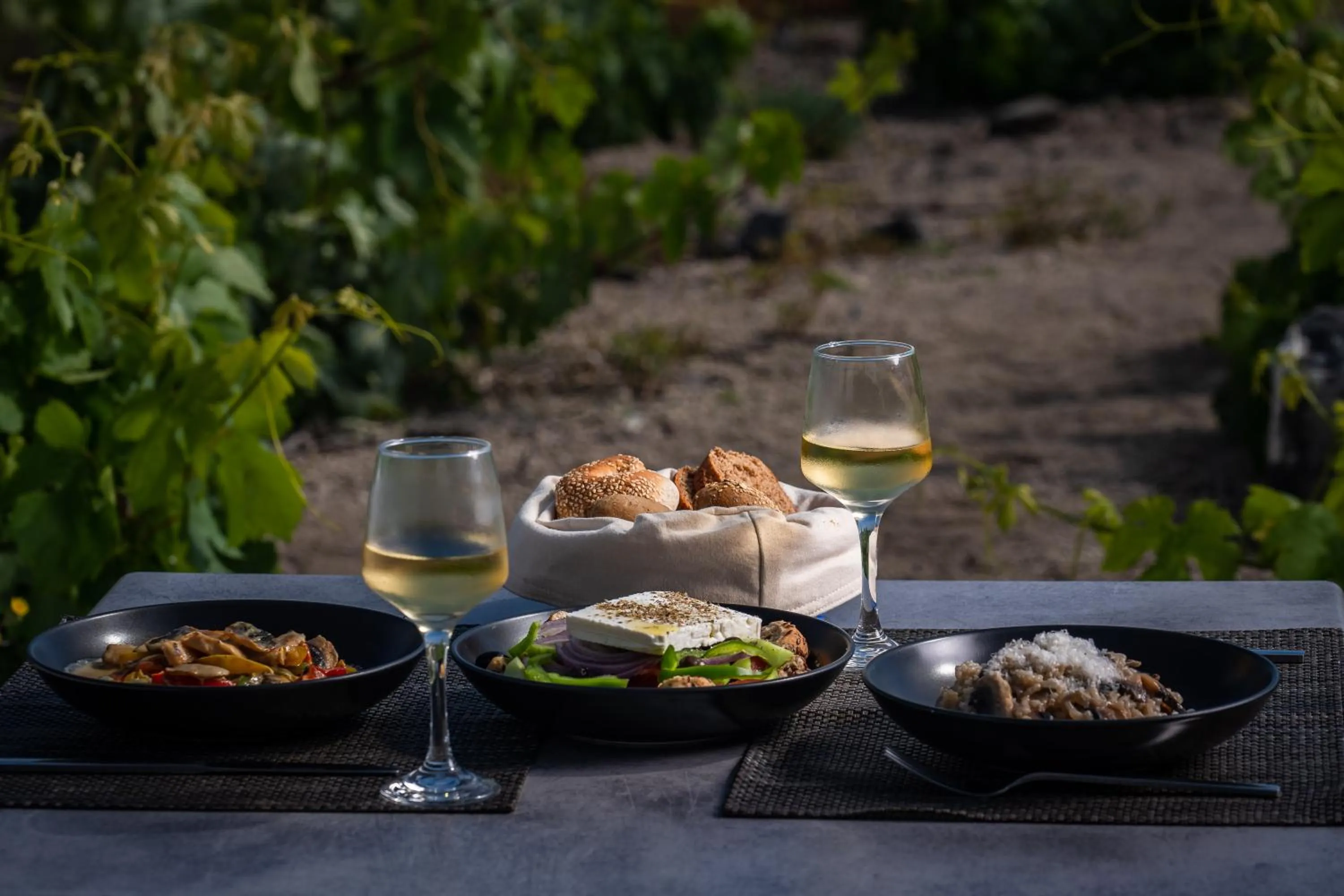 Restaurant/places to eat in Serenità Luxury Suites