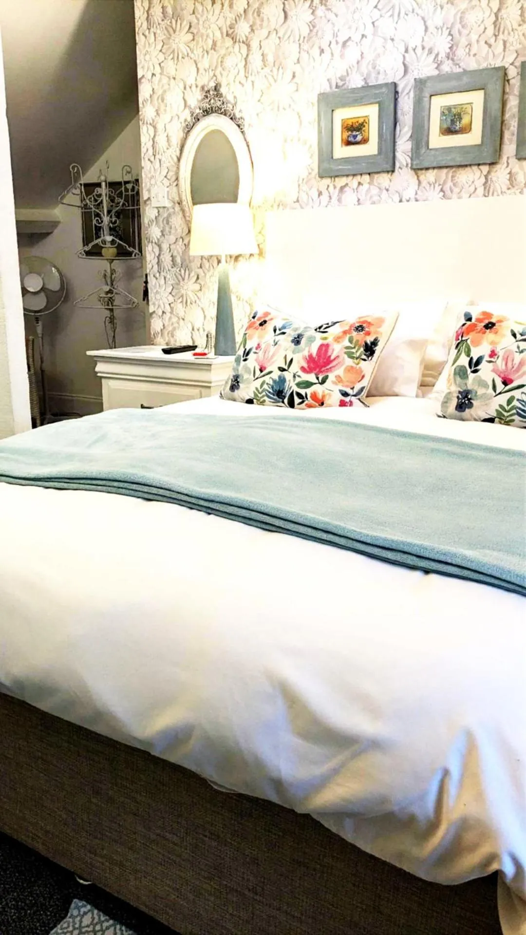 Bedroom, Bed in The Bridges B&B