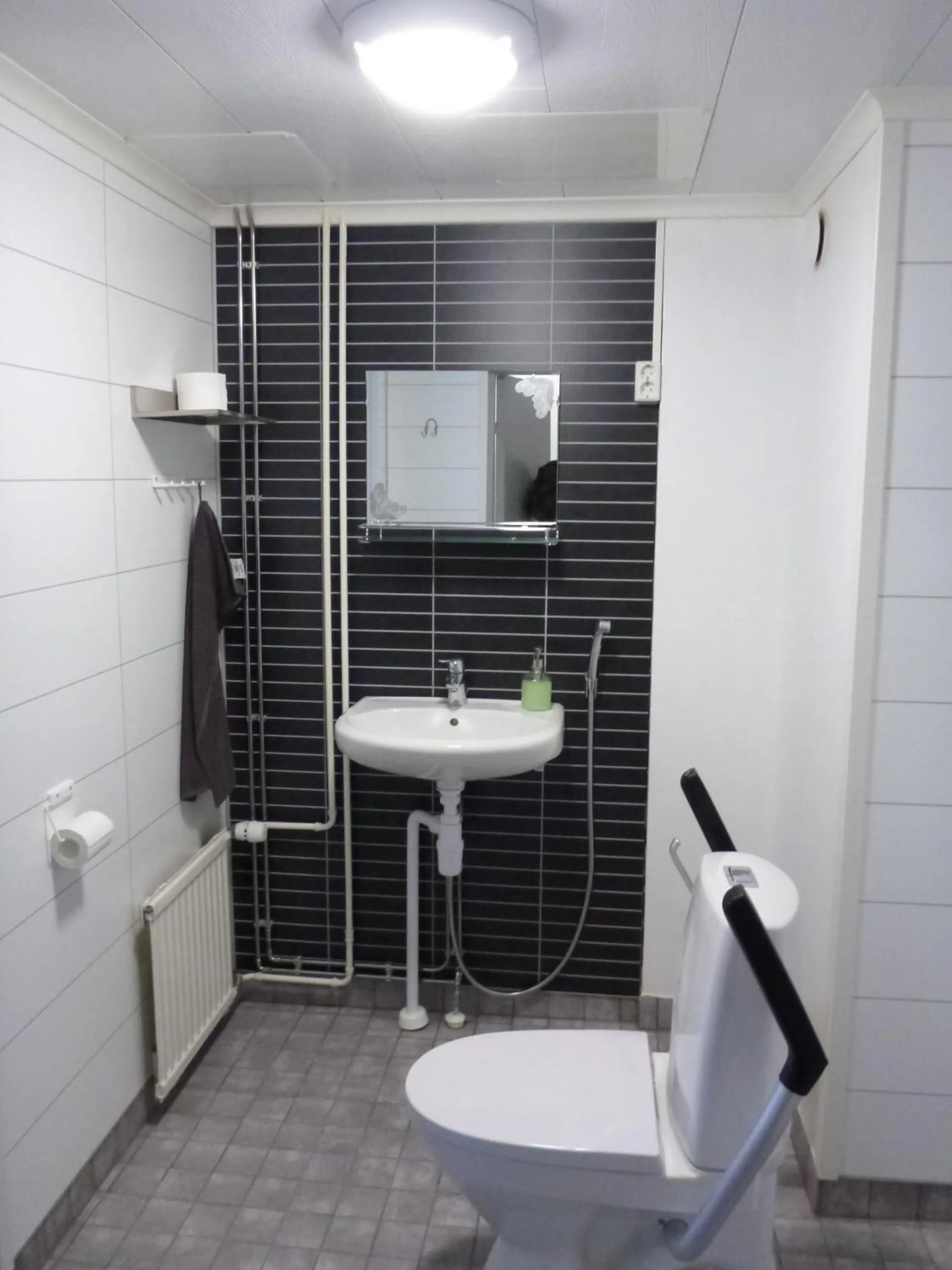 Shower in Vuotson Maja B&B