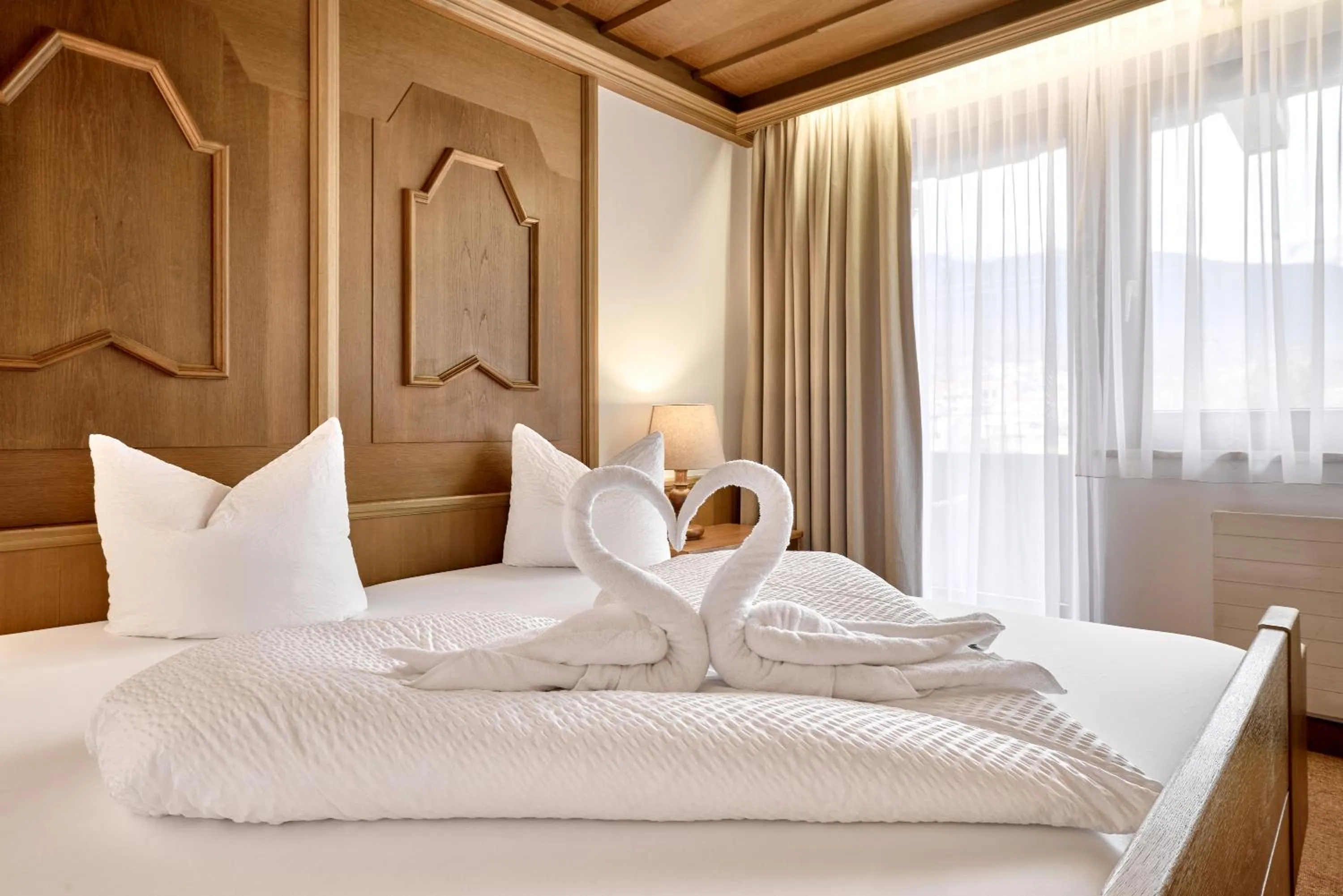 towels, Bed in Hotel Auderer