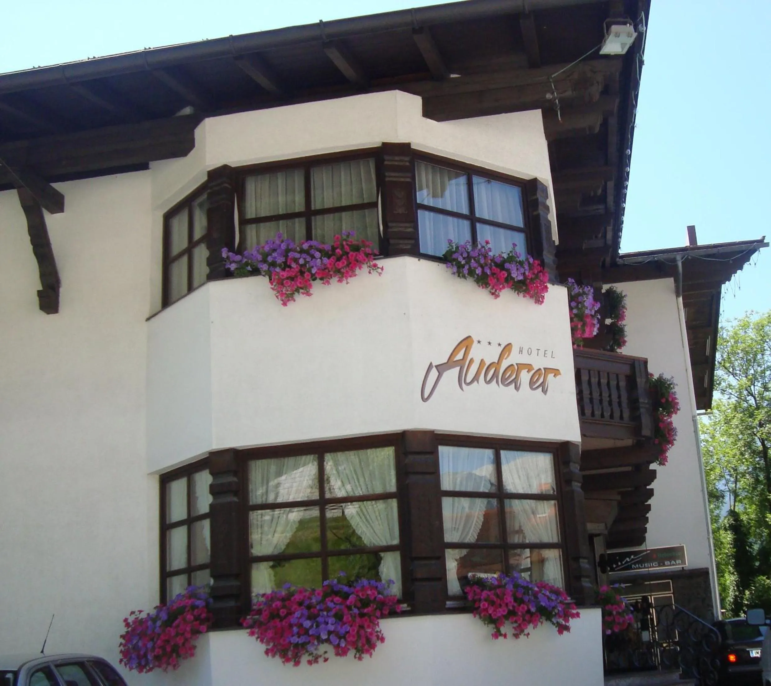 Facade/entrance in Hotel Auderer