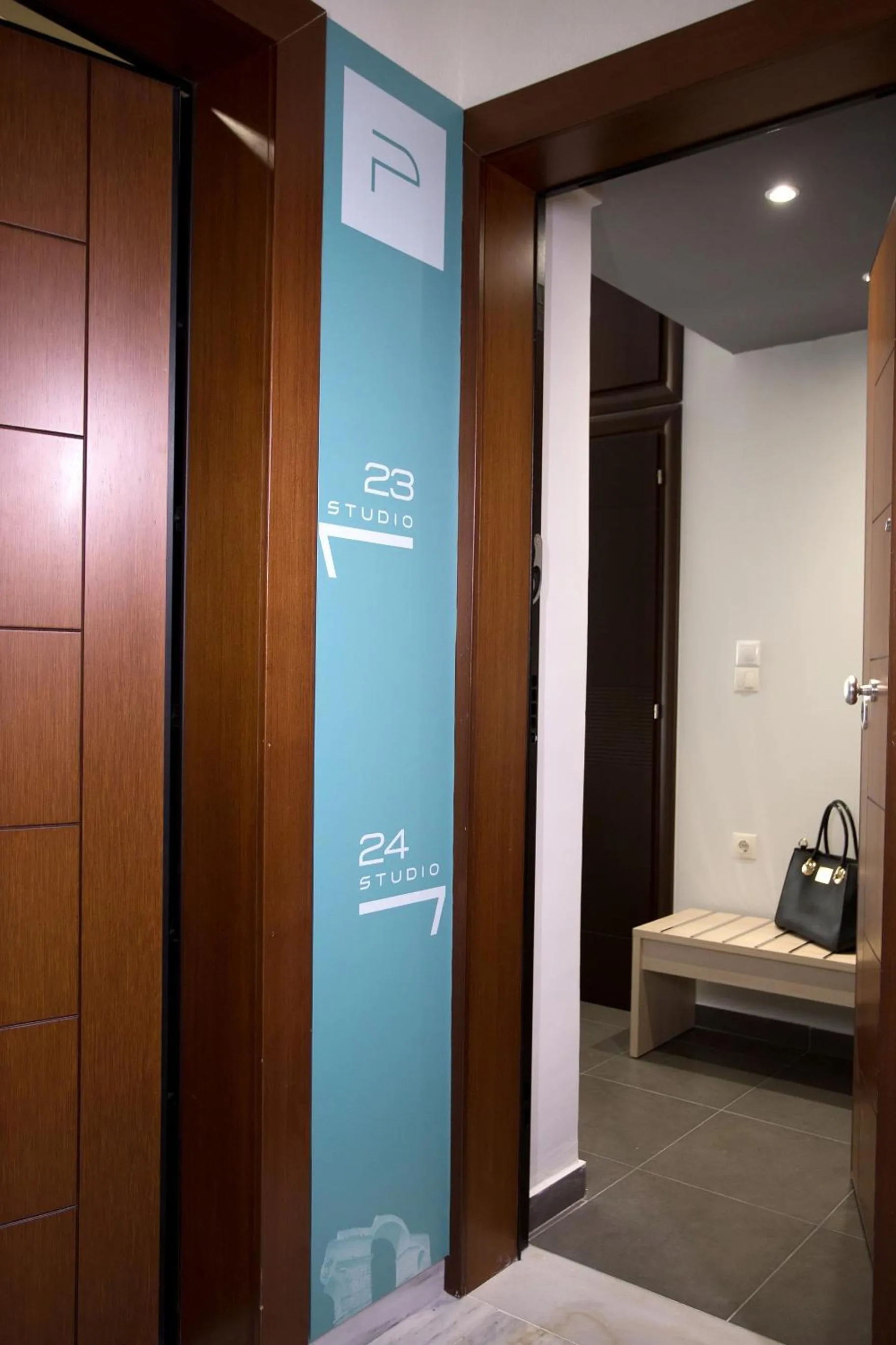 Decorative detail, Bed in Polis Apartments