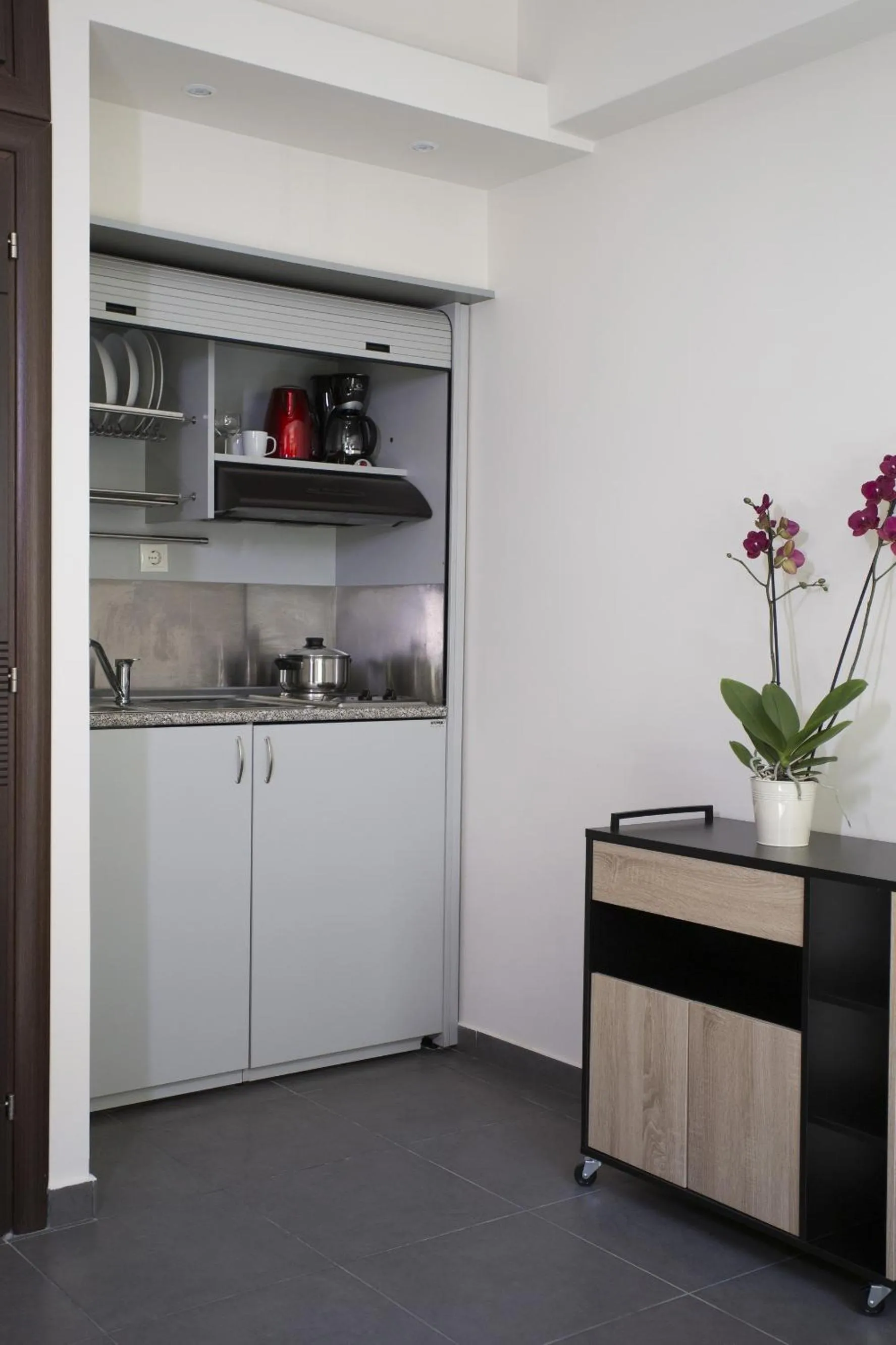 Kitchen or kitchenette in Polis Apartments