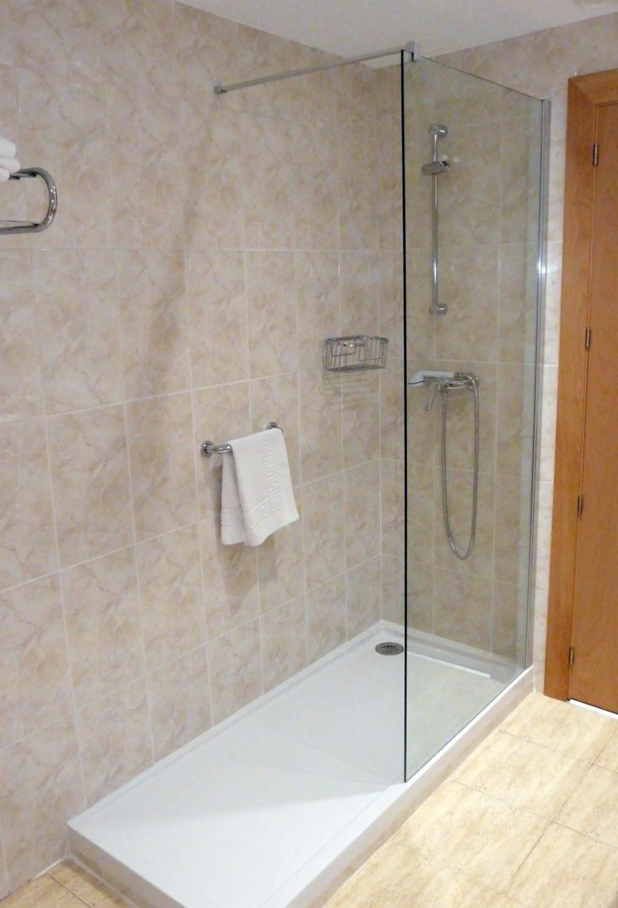 Shower in Hotel Tanit