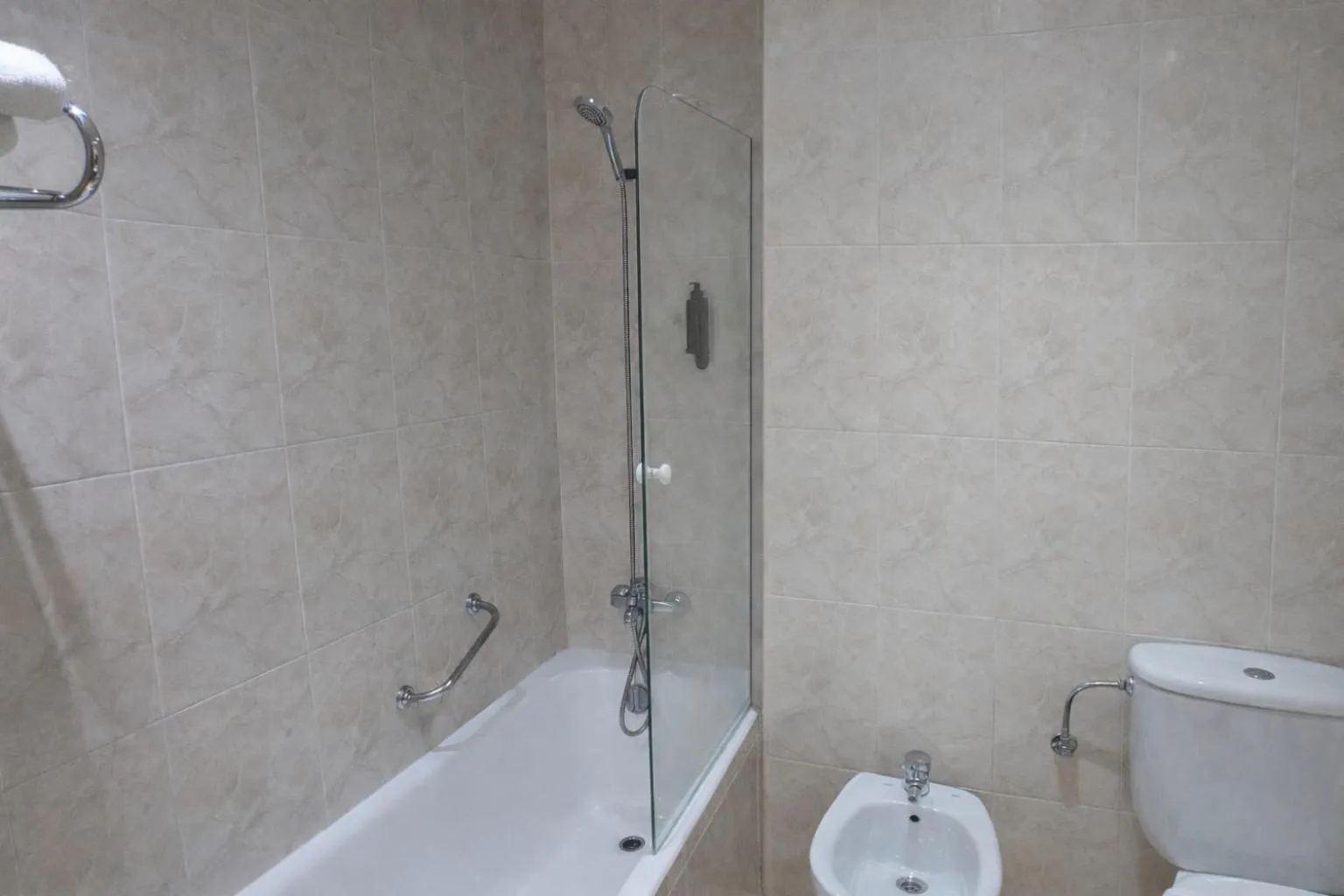 Bathroom in Hotel Tanit