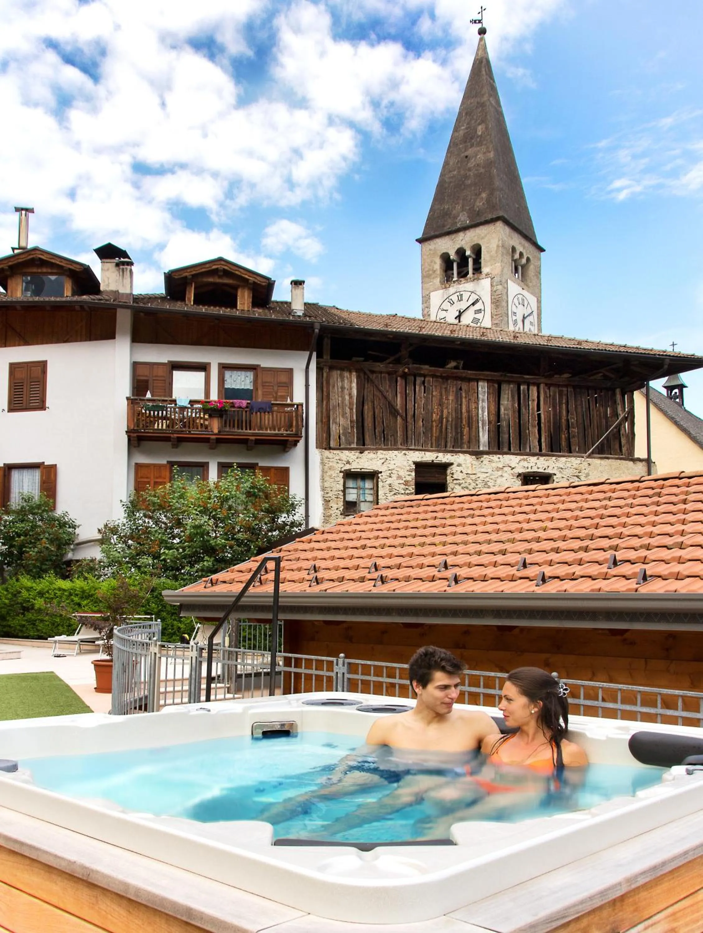 Hot Tub in Albergo Cavallino Bianco