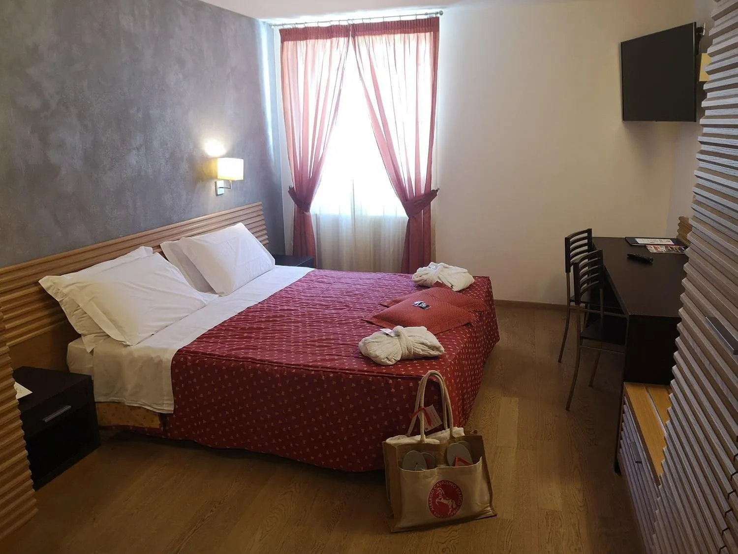 Bed in Albergo Cavallino Bianco