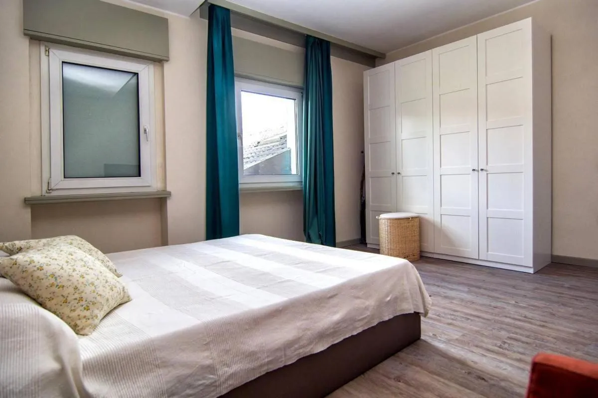 Photo of the whole room, Bed in Al Ponte Garnì