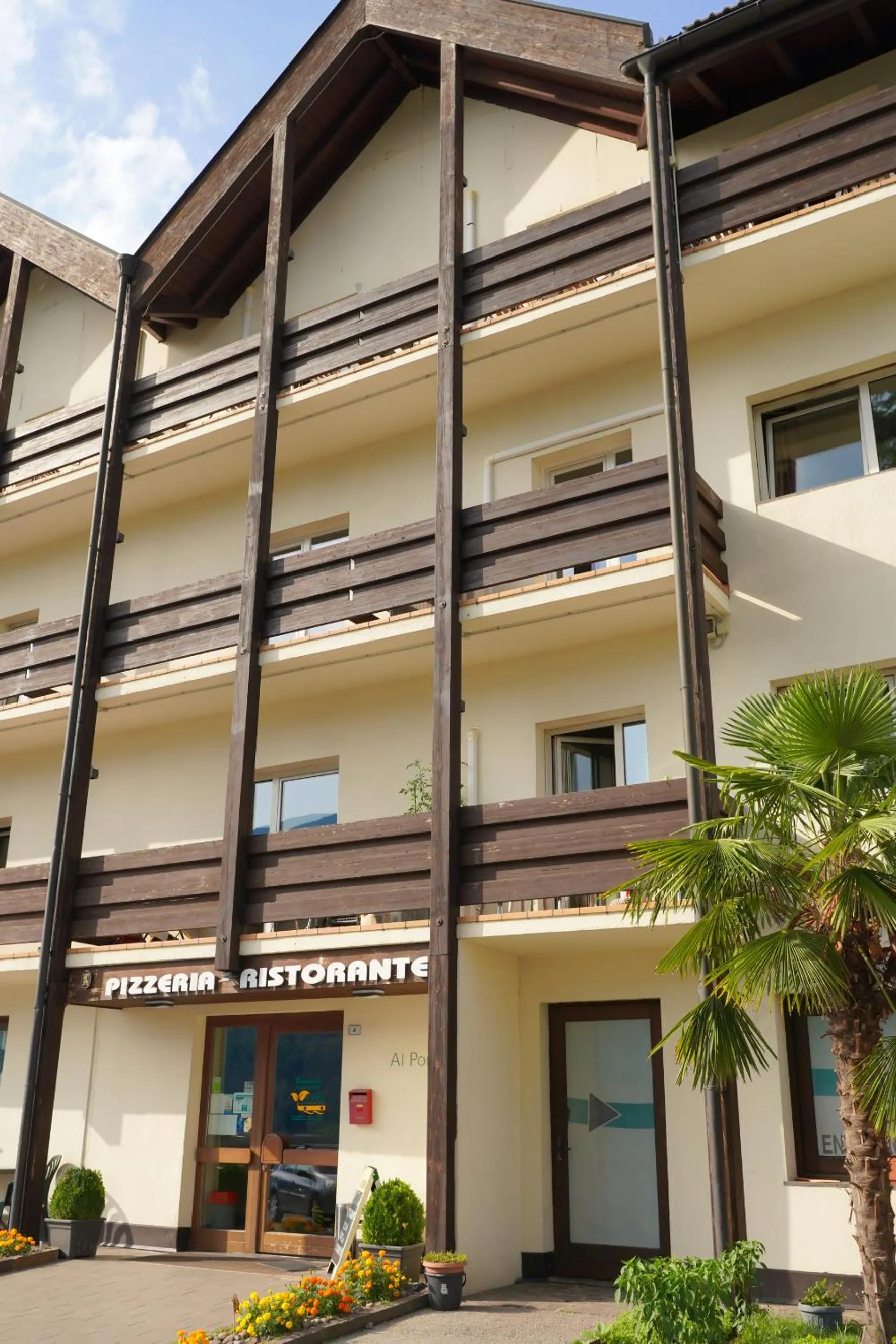 Property building in Al Ponte Garnì