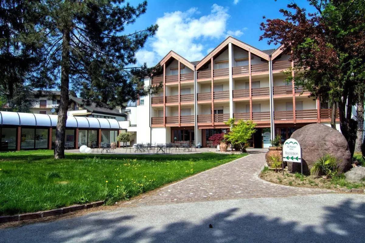 Facade/entrance in Al Ponte Garnì