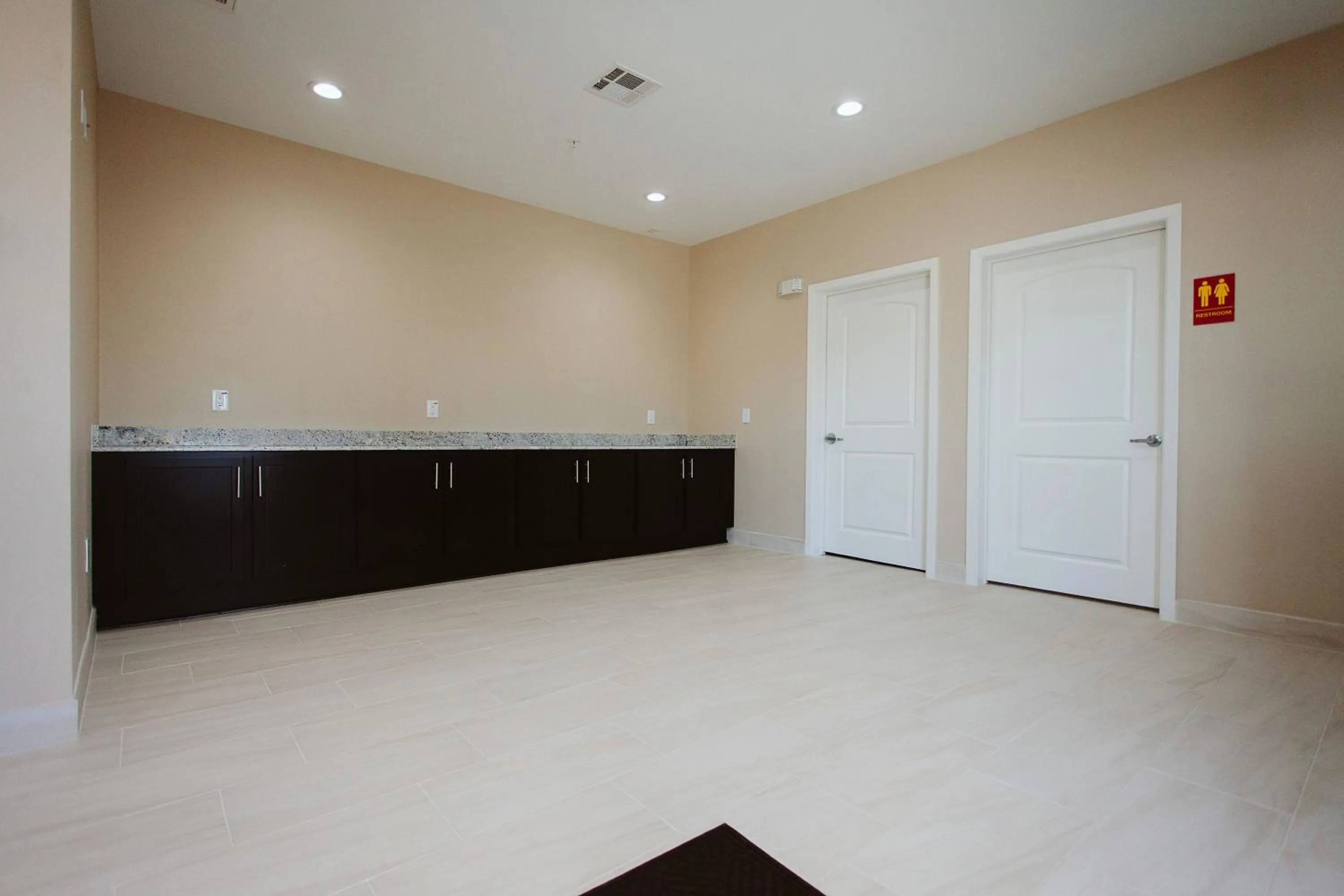 Breakfast in Palace Inn 290 & Jones Rd