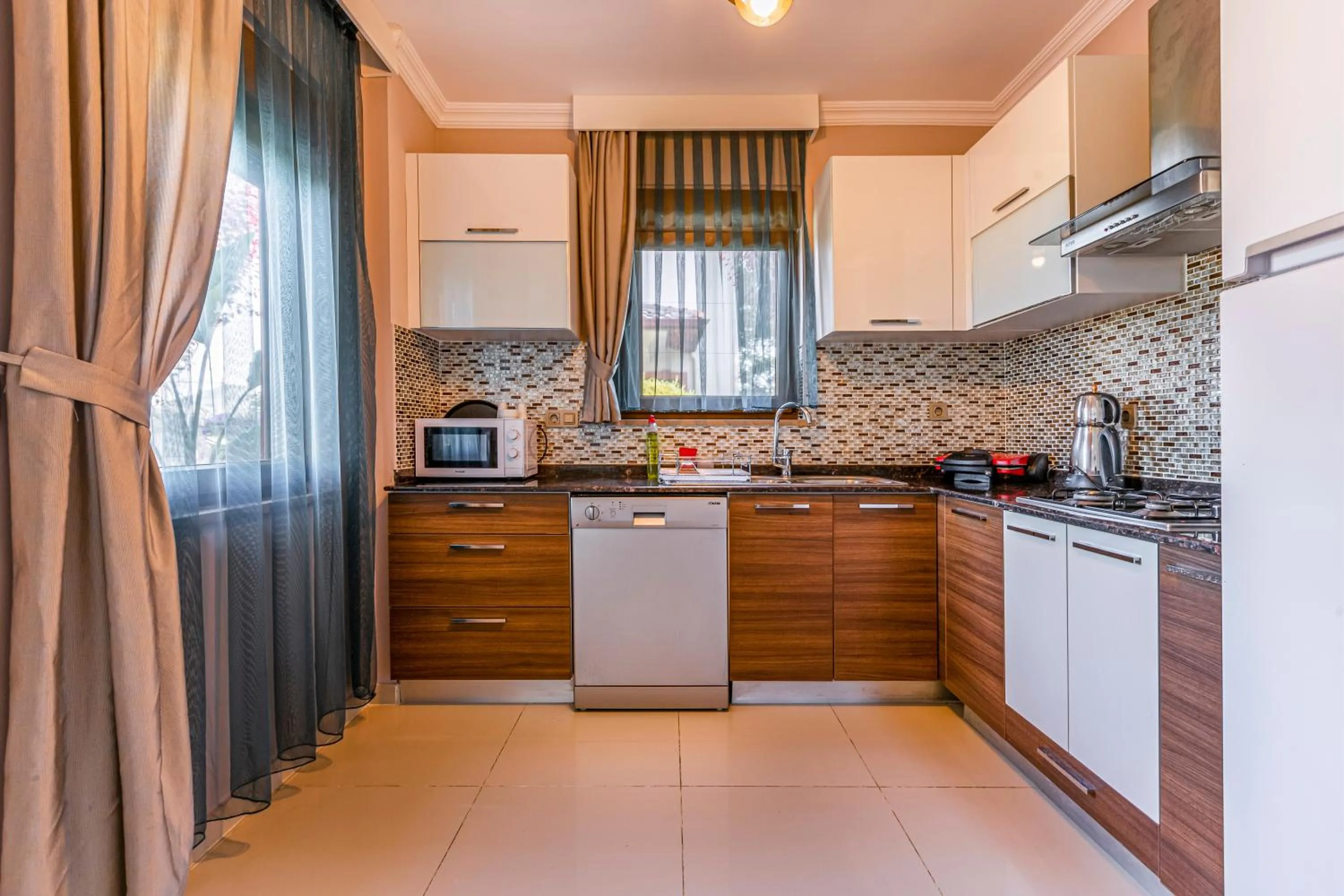 Kitchen or kitchenette in VISTA Villa