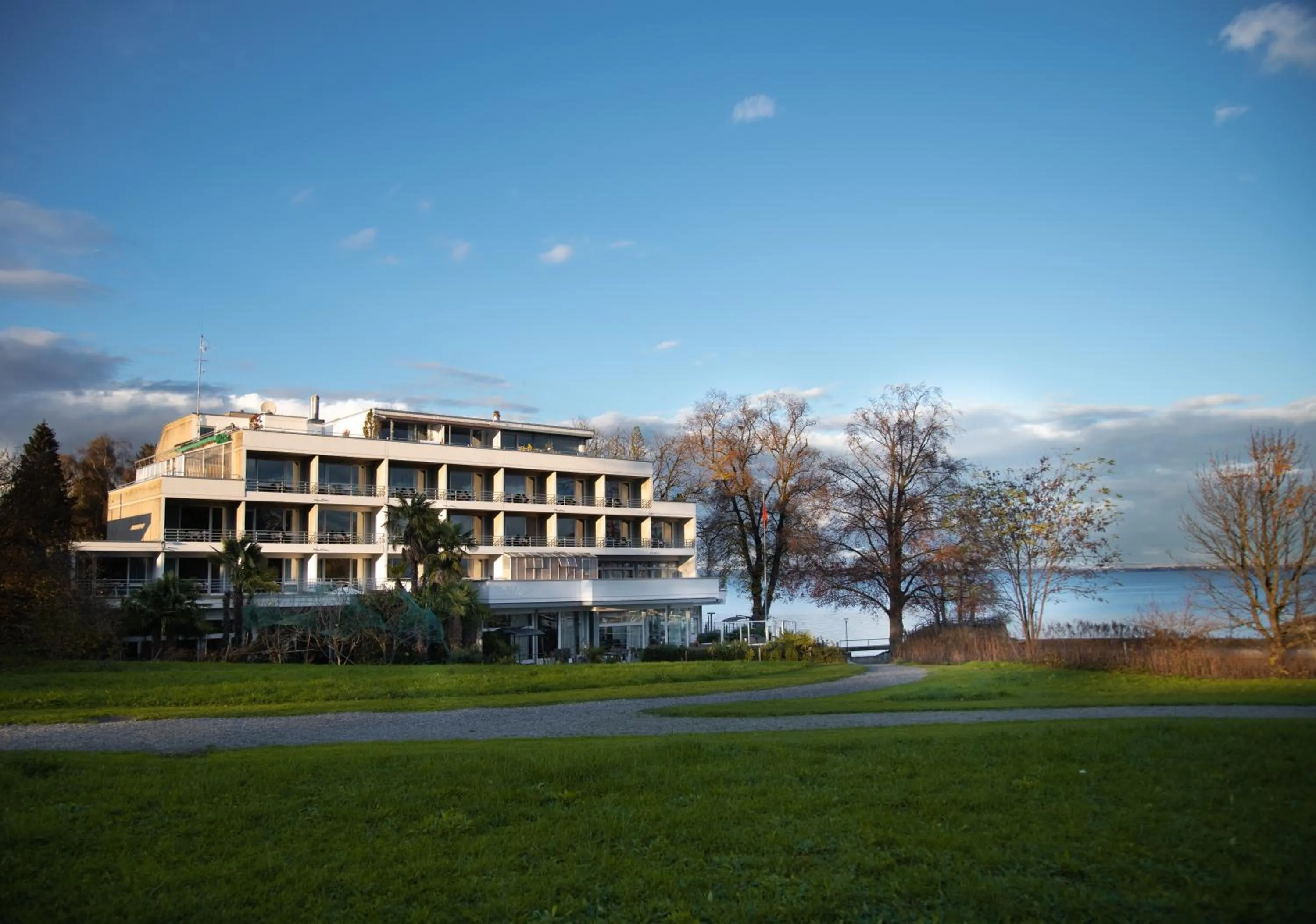 Property building in Park - Hotel Inseli