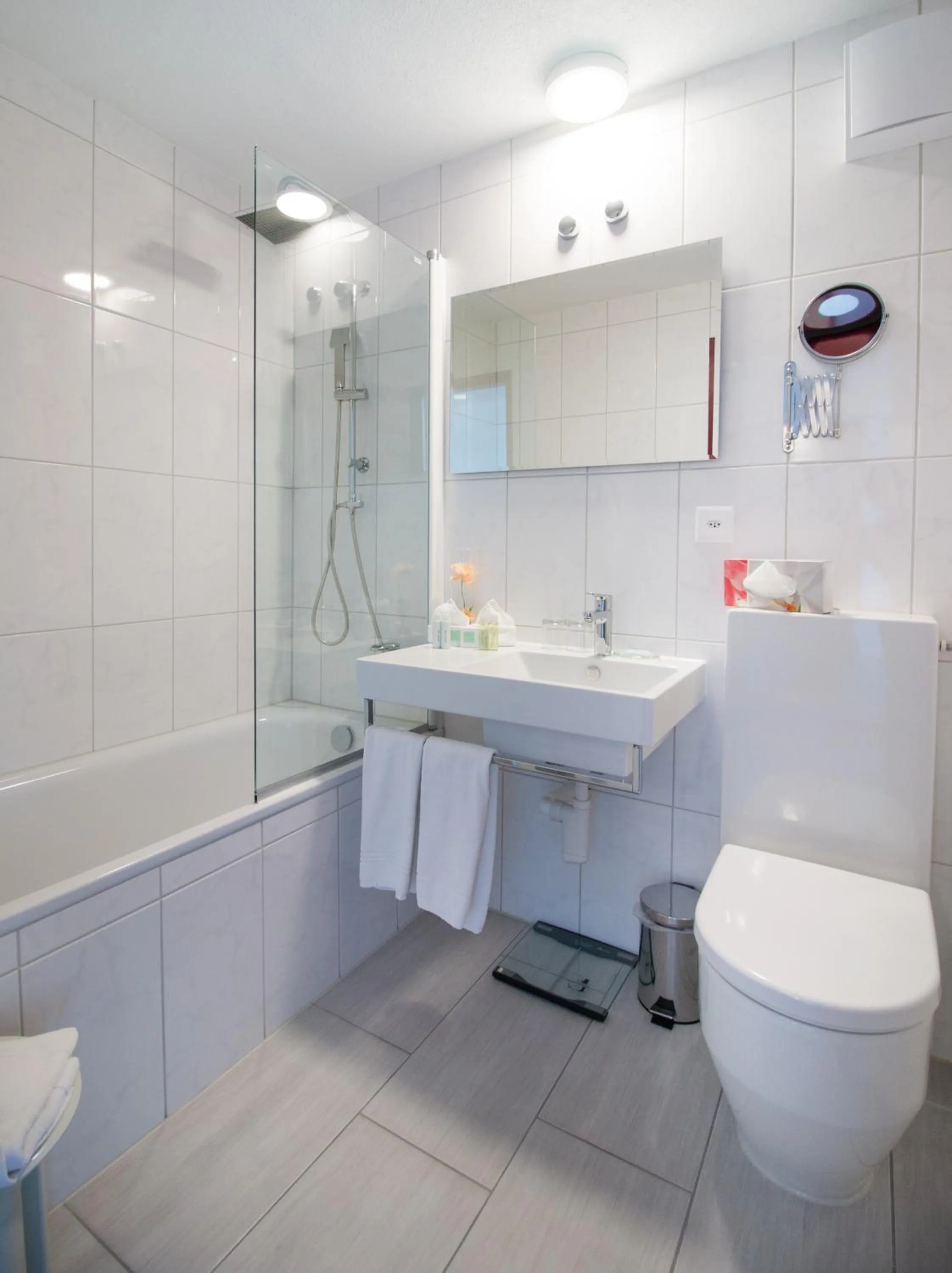 Bathroom in Park - Hotel Inseli