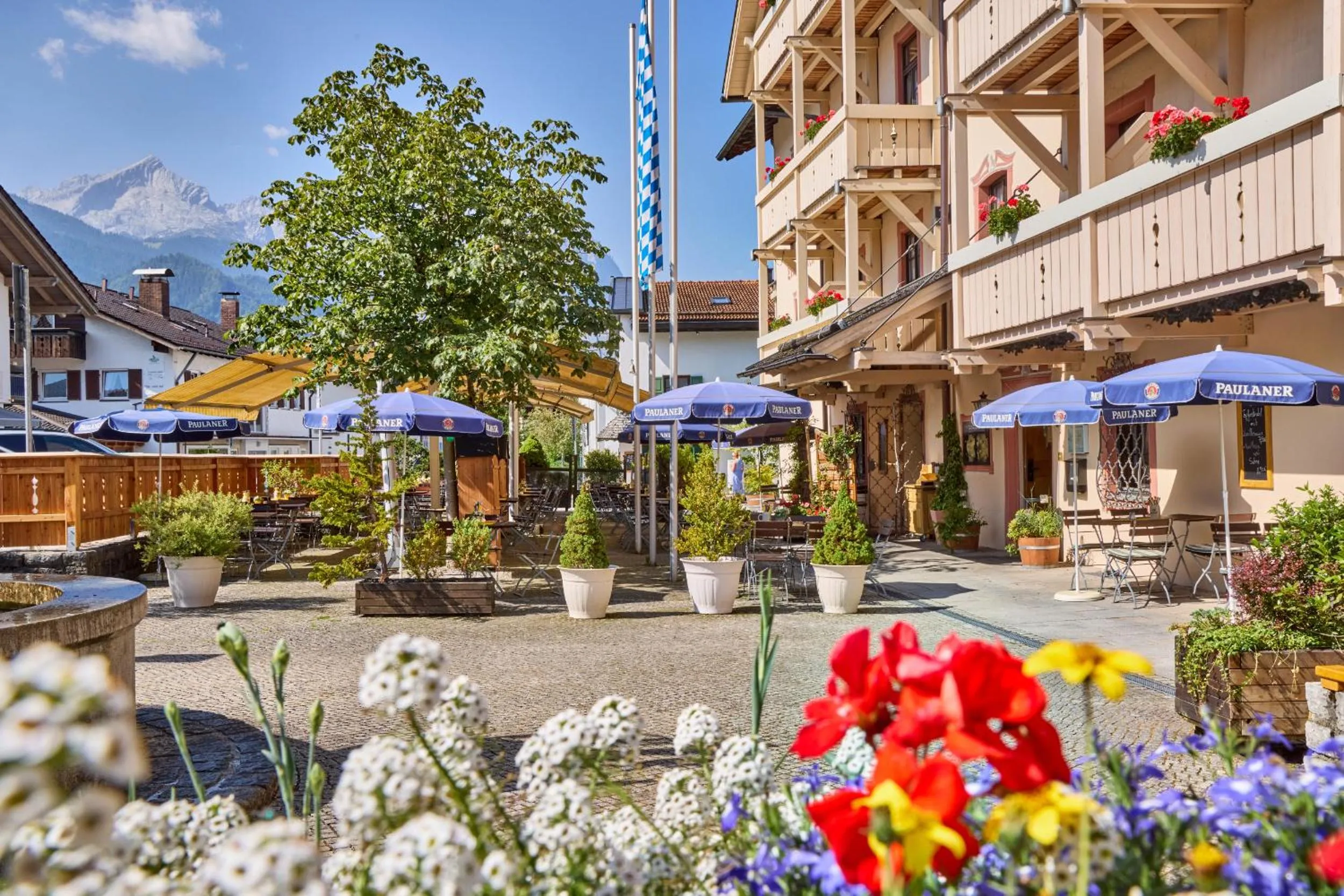 Property building in Hotel Drei Mohren