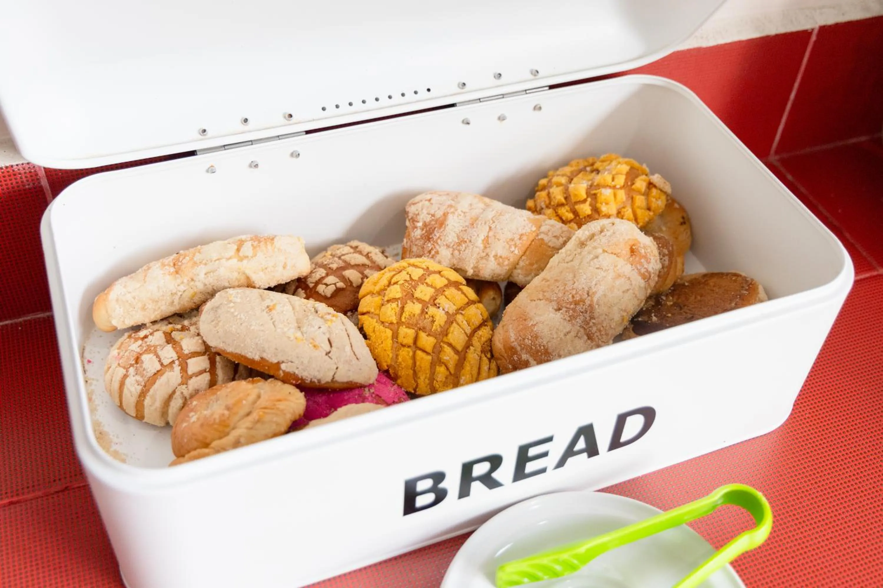 Breakfast in Paris FC Express