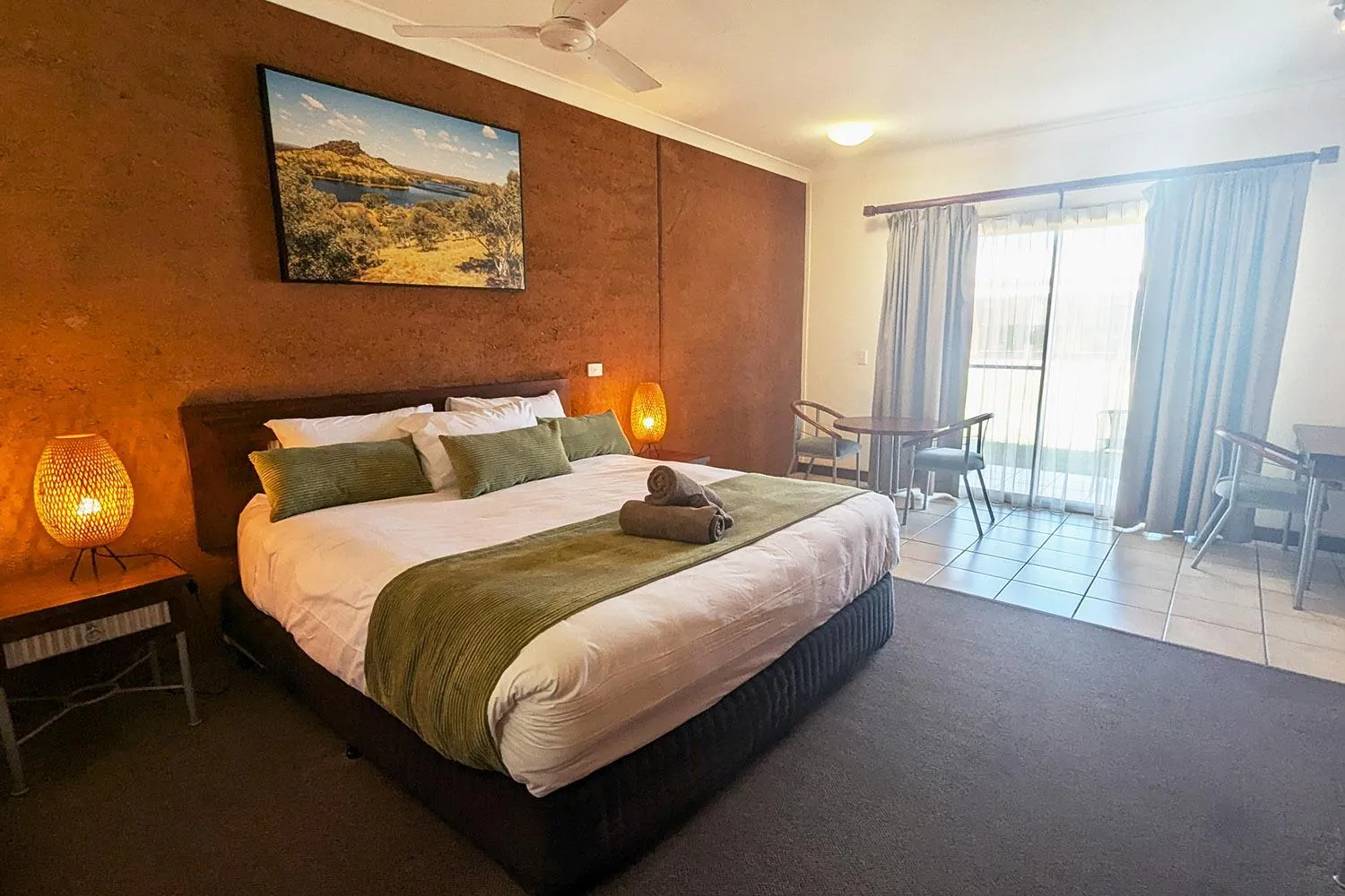 Bedroom, Bed in The Gidgee Inn