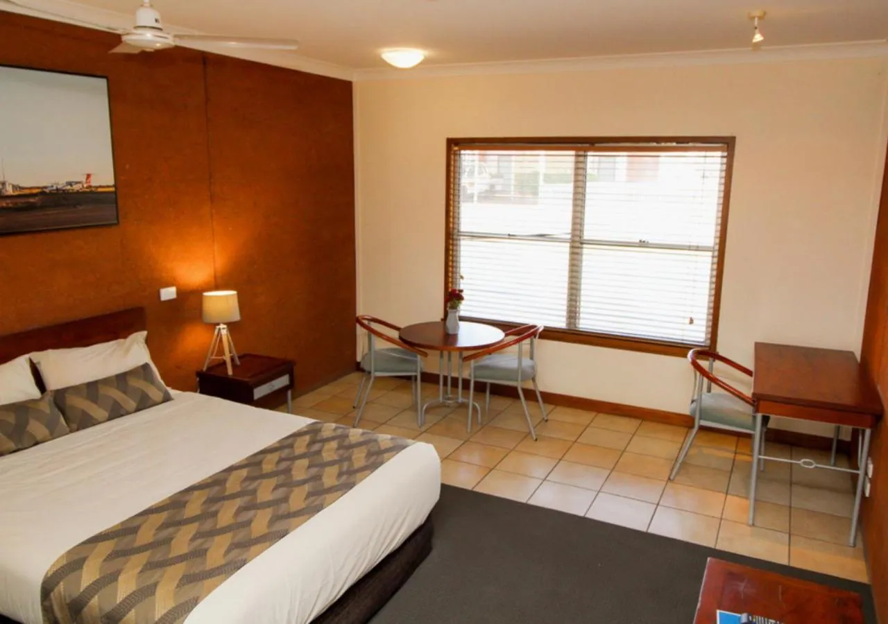 Bedroom, Bed in The Gidgee Inn