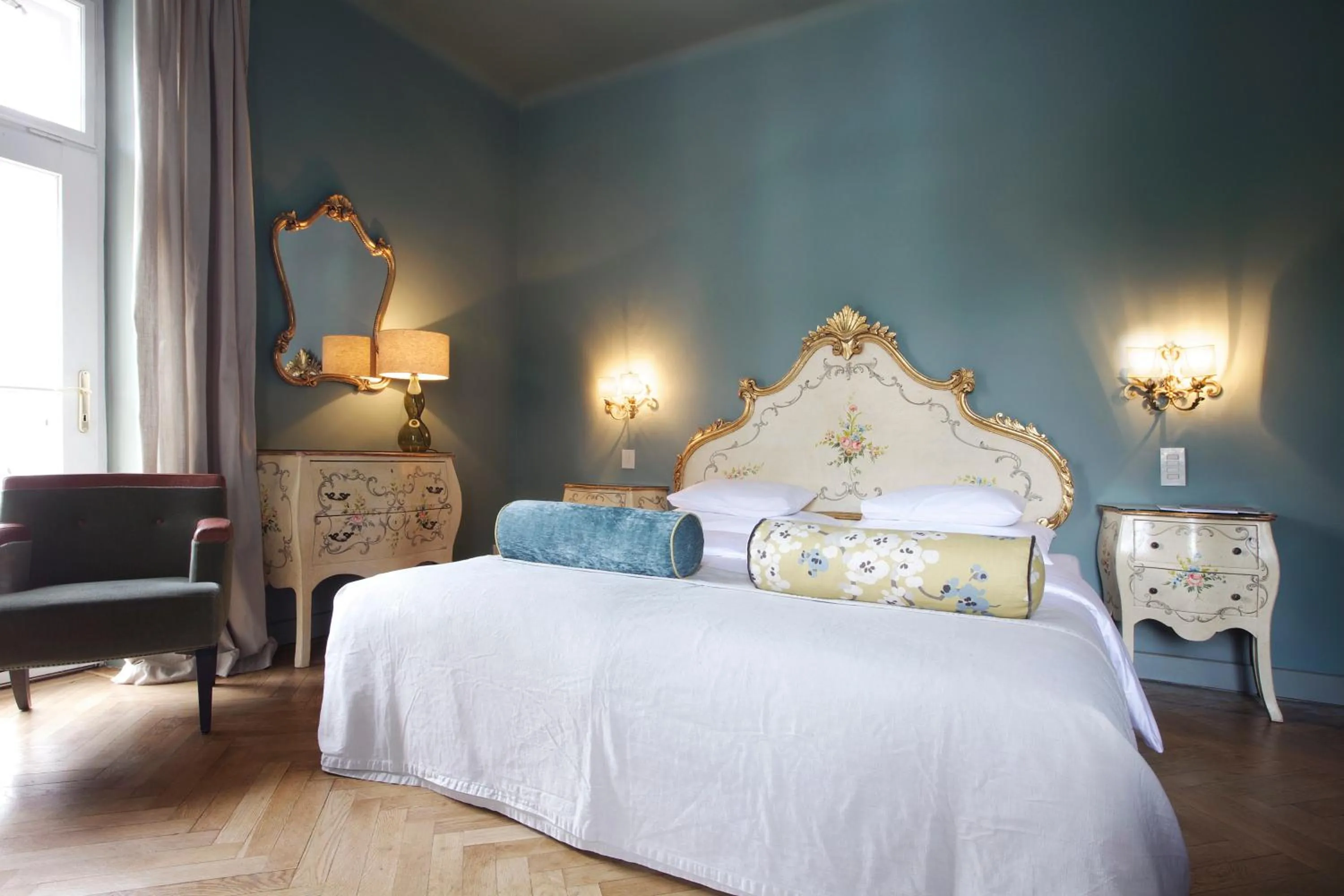 Bed in Das REGINA Boutiquehotel