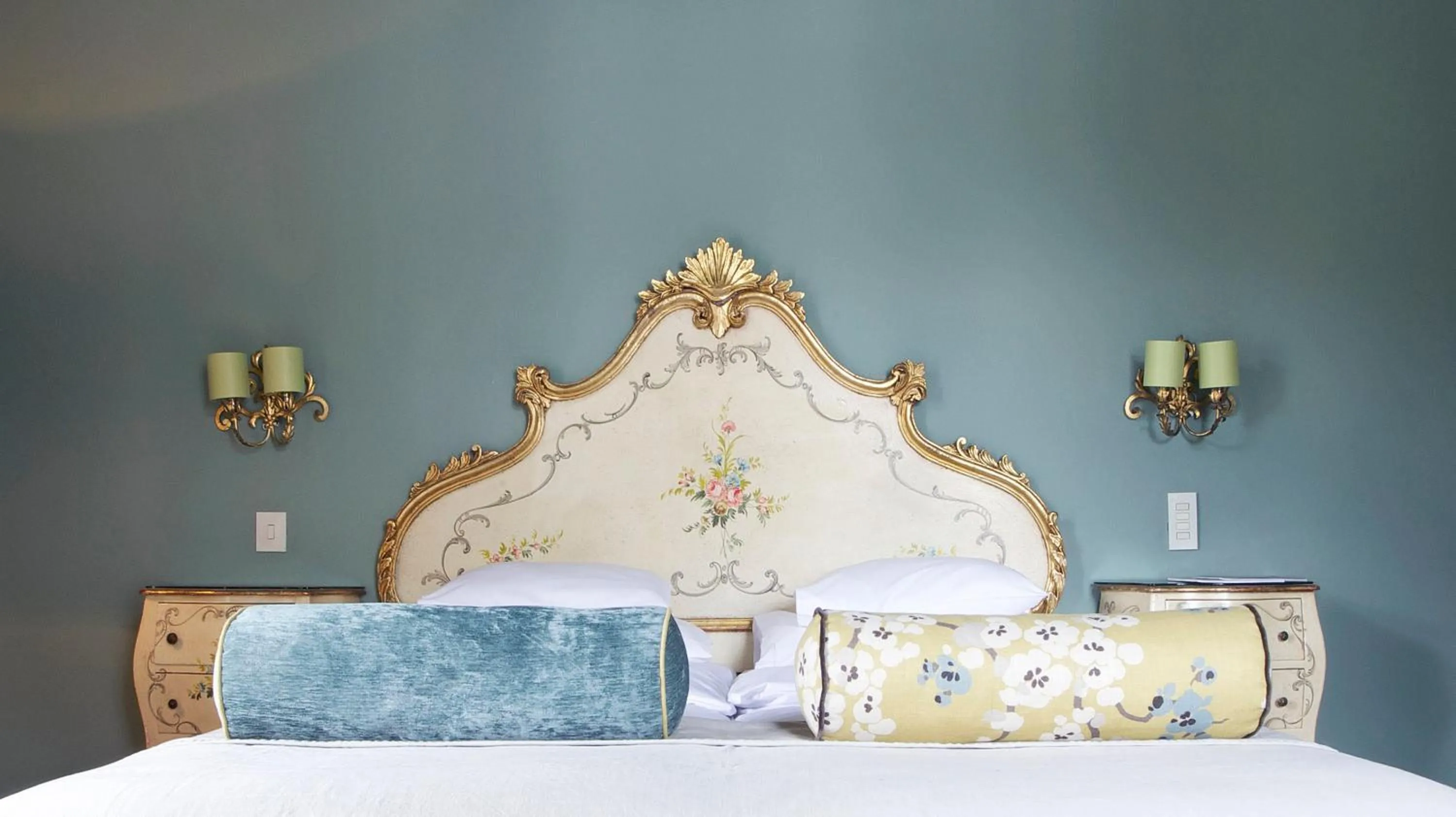 Bed in Das REGINA Boutiquehotel