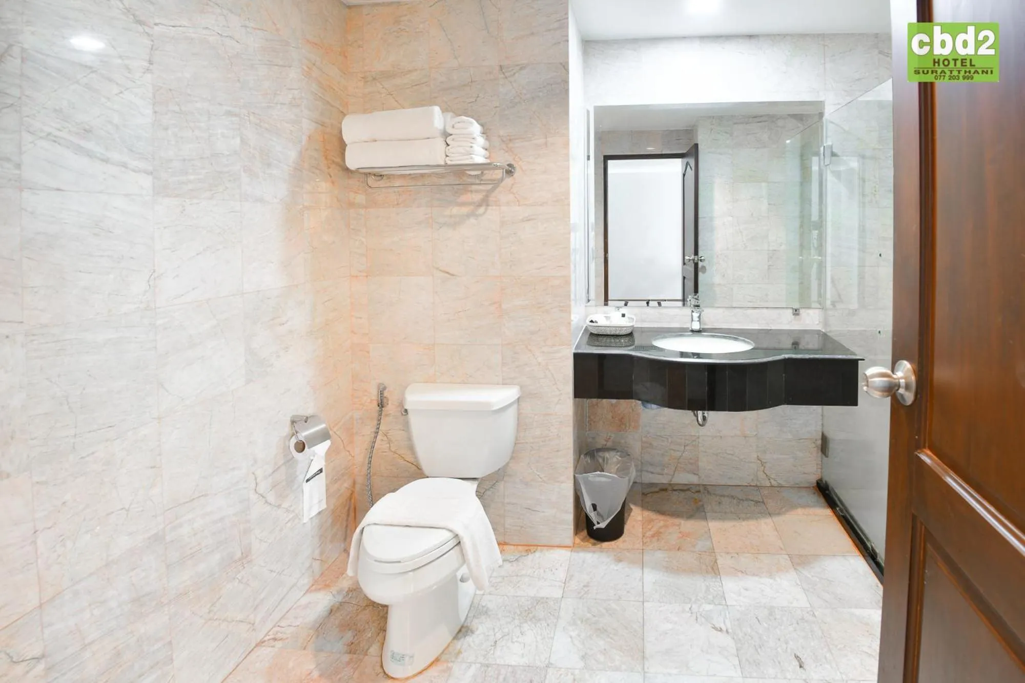 Toilet in CBD 2 Hotel