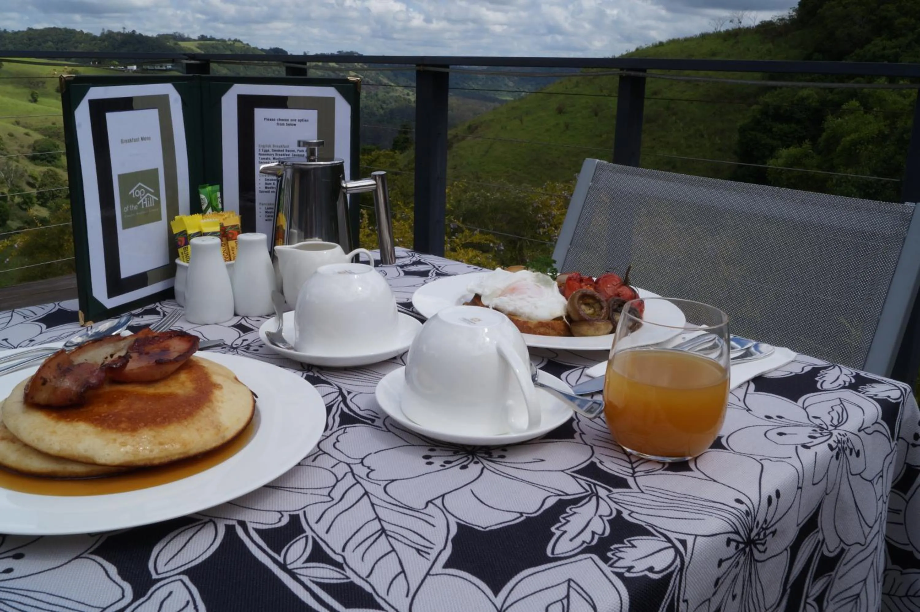 Breakfast in Top Of The Hill