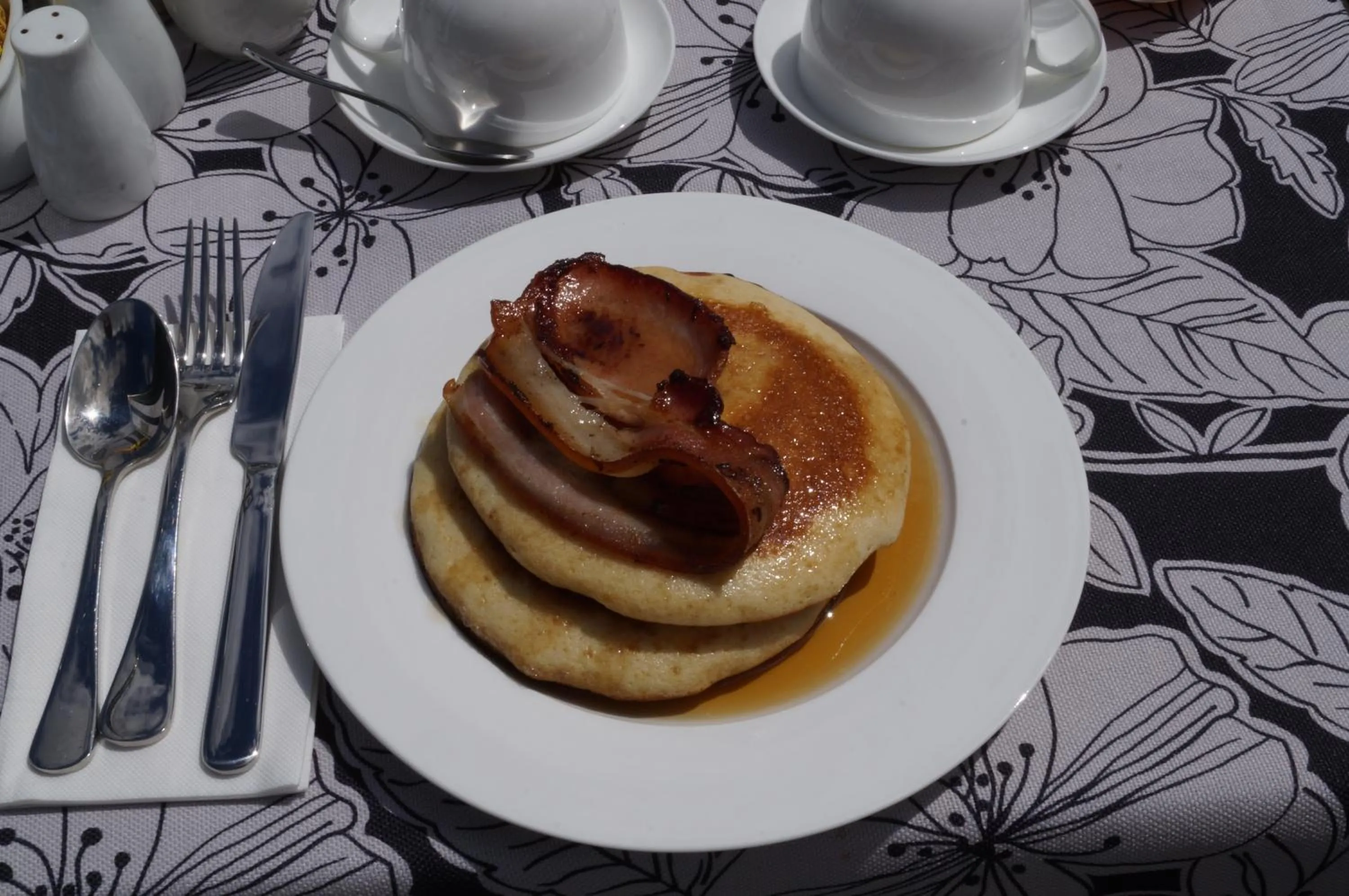 Breakfast in Top Of The Hill