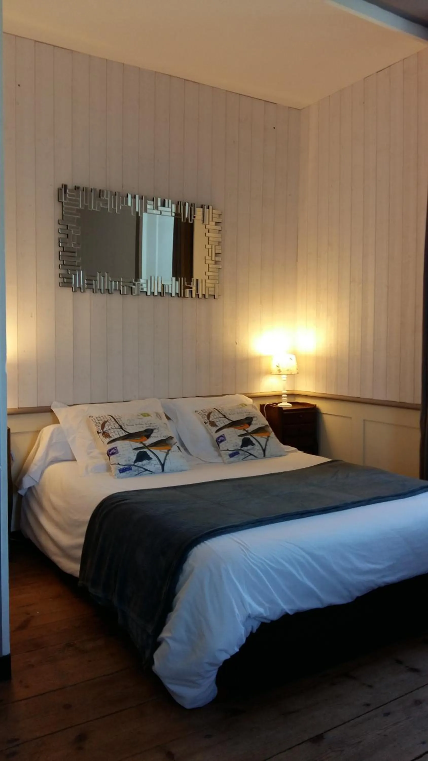 Bedroom, Bed in Les Chambres du Château du Rozel