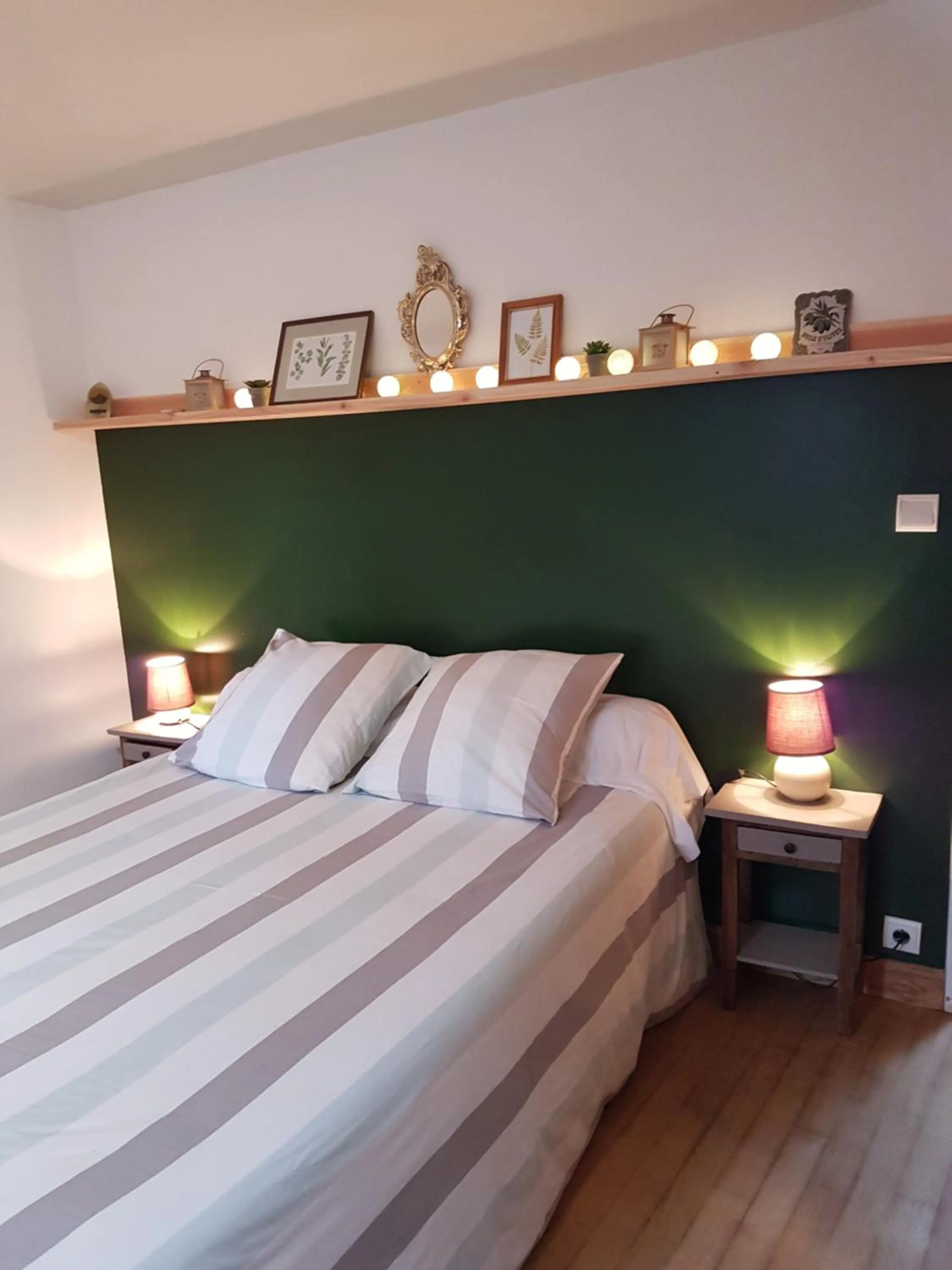 Bed in Les Chambres du Château du Rozel