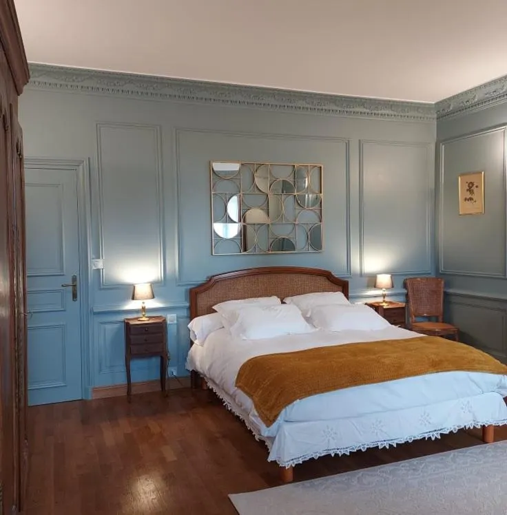 Bed in Les Chambres du Château du Rozel