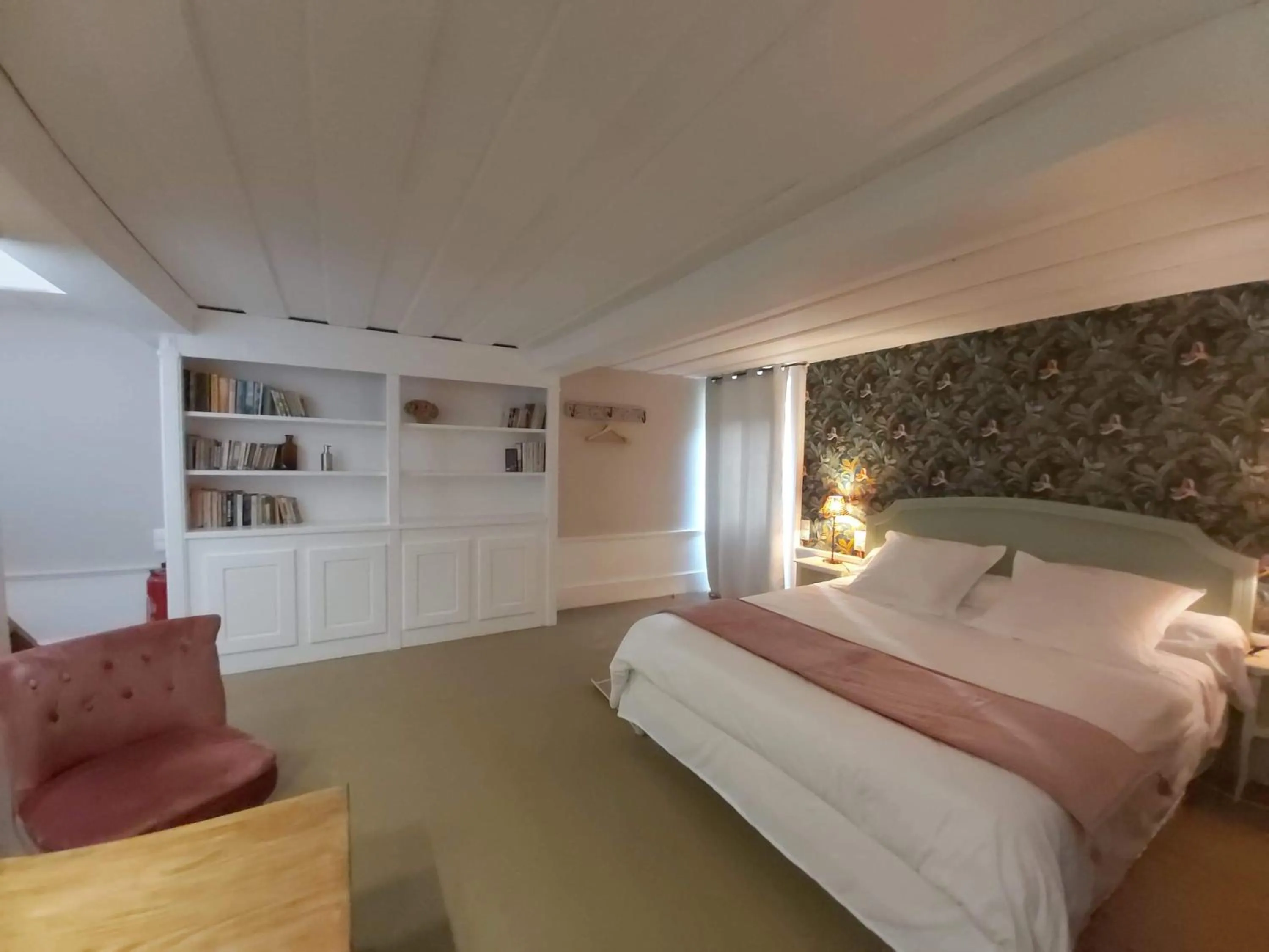 Photo of the whole room, Bed in Les Chambres du Château du Rozel