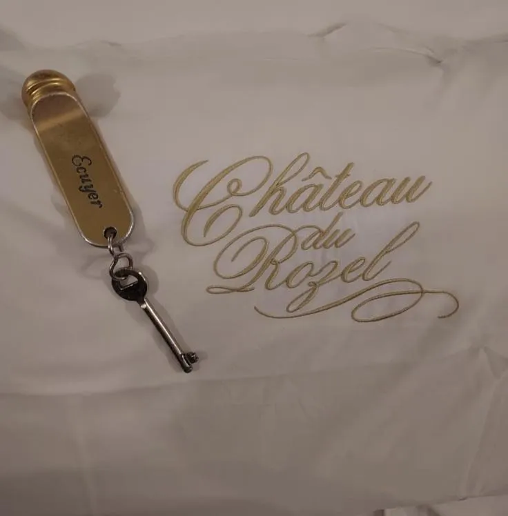 Property logo or sign in Les Chambres du Château du Rozel