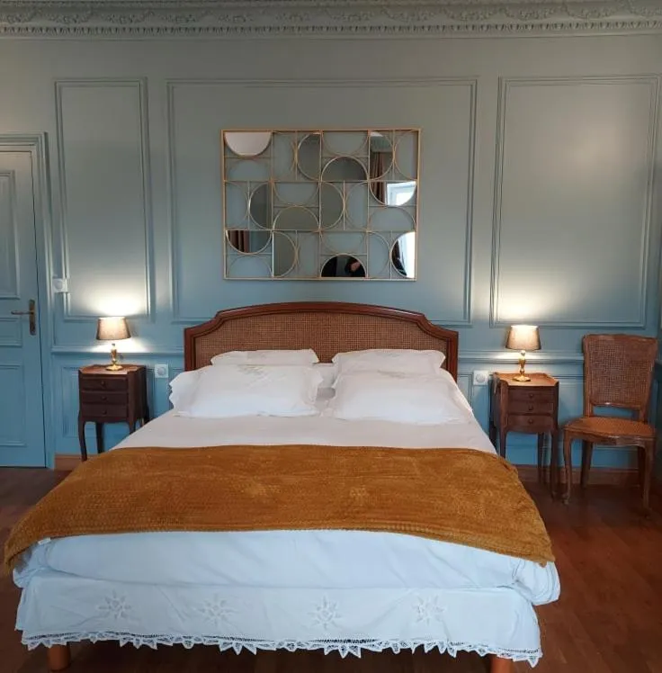 Bed in Les Chambres du Château du Rozel
