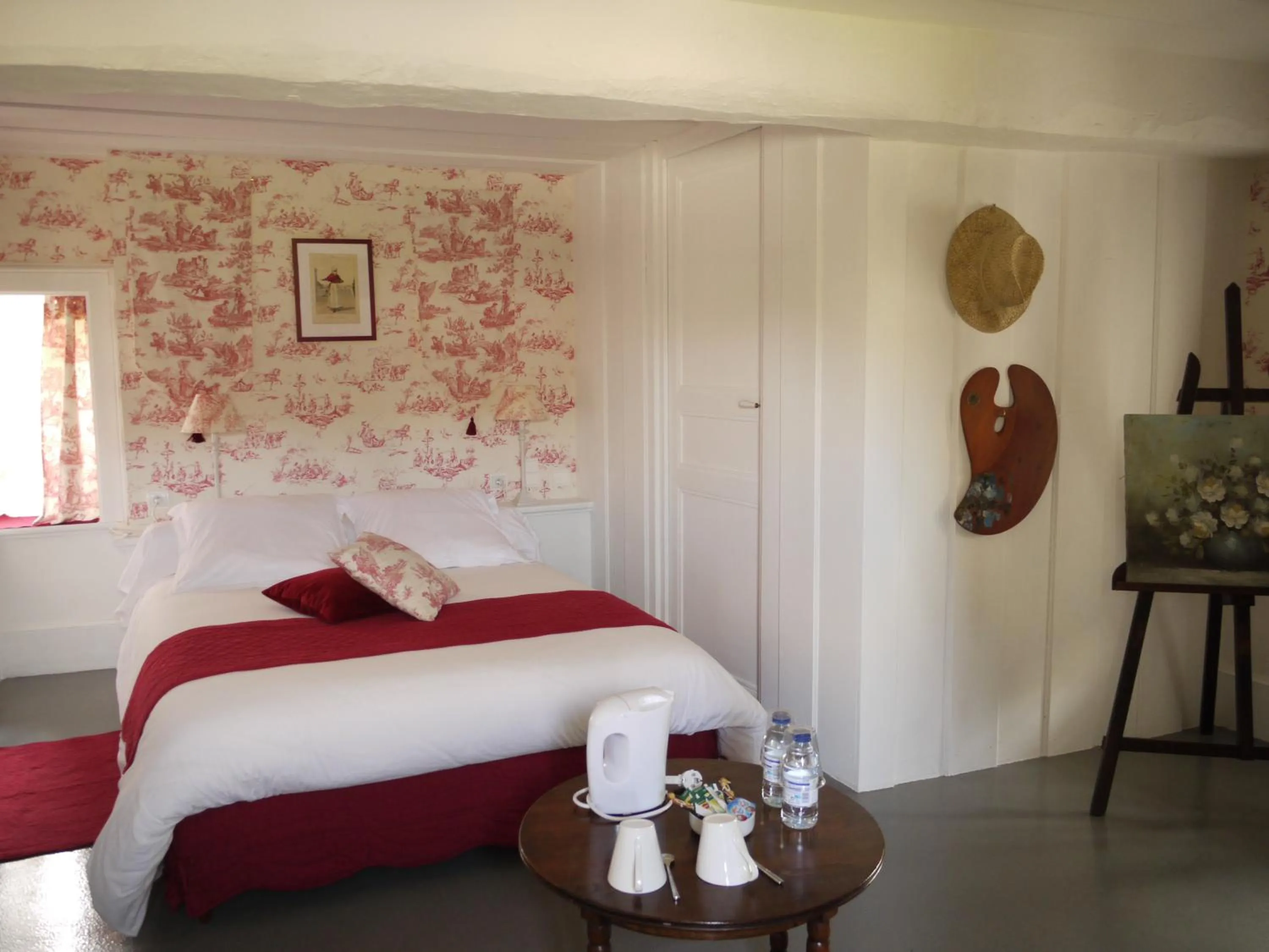Bedroom, Bed in Les Chambres du Château du Rozel