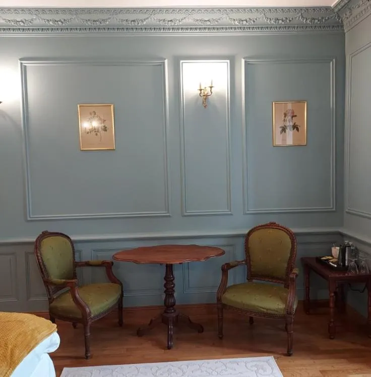 Seating area in Les Chambres du Château du Rozel