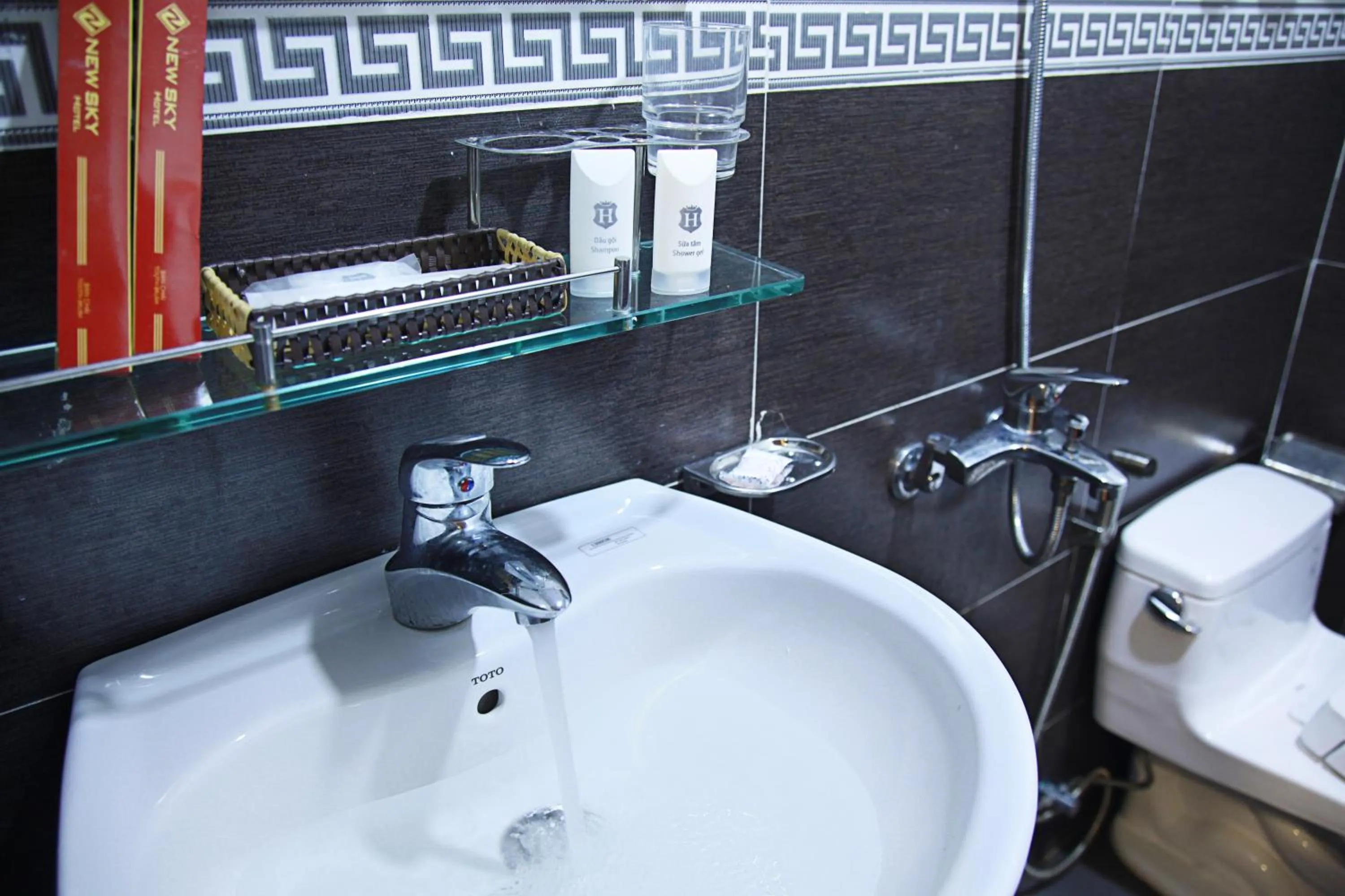 Toilet in New Sky Hotel